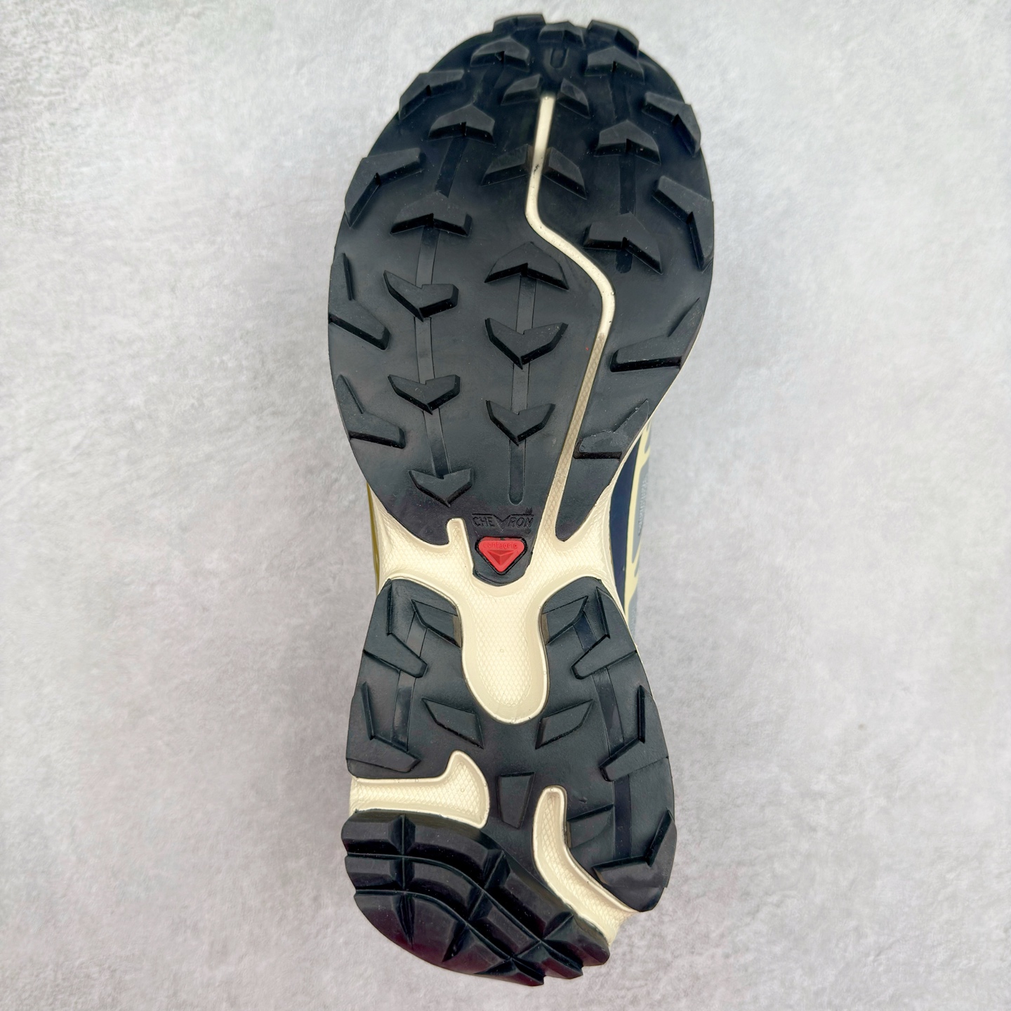 图片[9]-＃纯原福利 Salomon 萨洛蒙 XT-6 复古机能户外跑鞋 这双XT-6 鞋面以锯齿状的包裹系统呈现 在黑色基底之下加入了各种色点缀 内嵌式的袜套设计与 Quicklace 系带系统一道 实现了立体包裹与精准贴合 结合 Contagrip 大底科技 让穿着者可以轻松驾驭户外与通勤下的任何运动生活场景 无缝鞋身户外随意纵横 颜值与脚感兼备 出街通勤 绝对非常吸睛 你值得拥有 尺码：36 36.5 37.5 38 38.5 39 40 40.5 41 42 42.5 43 44 44.5 45-选品中心