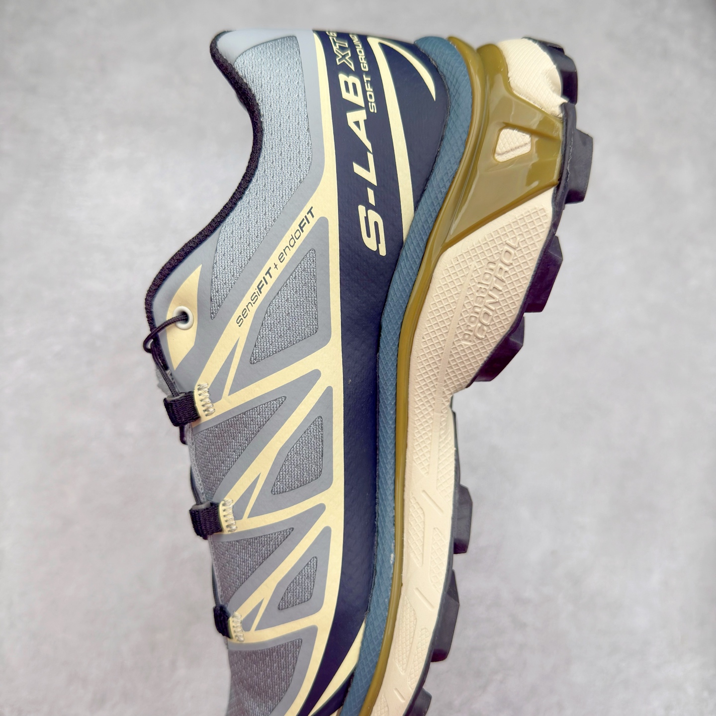 图片[7]-＃纯原福利 Salomon 萨洛蒙 XT-6 复古机能户外跑鞋 这双XT-6 鞋面以锯齿状的包裹系统呈现 在黑色基底之下加入了各种色点缀 内嵌式的袜套设计与 Quicklace 系带系统一道 实现了立体包裹与精准贴合 结合 Contagrip 大底科技 让穿着者可以轻松驾驭户外与通勤下的任何运动生活场景 无缝鞋身户外随意纵横 颜值与脚感兼备 出街通勤 绝对非常吸睛 你值得拥有 尺码：36 36.5 37.5 38 38.5 39 40 40.5 41 42 42.5 43 44 44.5 45-选品中心