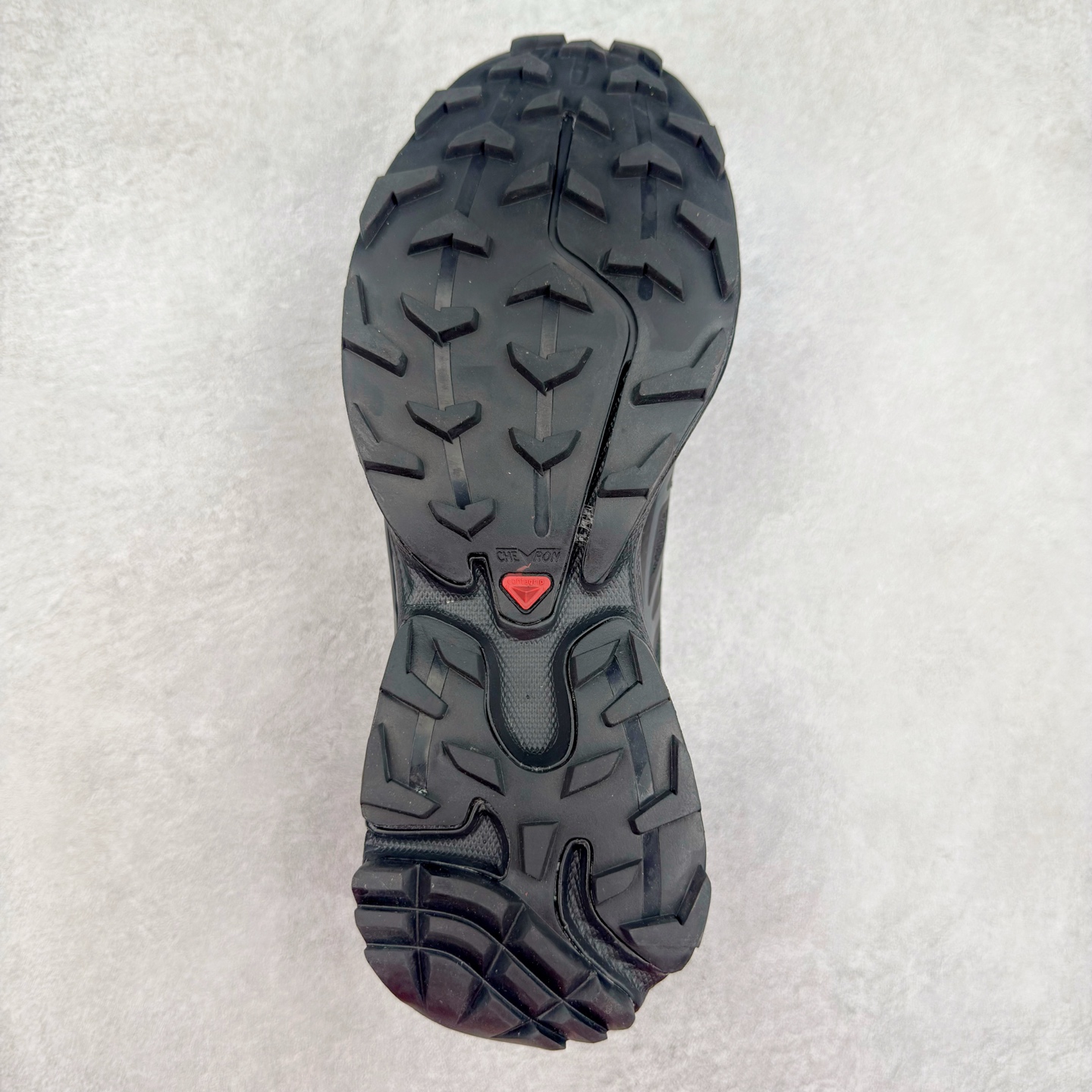 图片[9]-＃纯原福利 Salomon 萨洛蒙 XT-6 复古机能户外跑鞋 这双XT-6 鞋面以锯齿状的包裹系统呈现 在黑色基底之下加入了各种色点缀 内嵌式的袜套设计与 Quicklace 系带系统一道 实现了立体包裹与精准贴合 结合 Contagrip 大底科技 让穿着者可以轻松驾驭户外与通勤下的任何运动生活场景 无缝鞋身户外随意纵横 颜值与脚感兼备 出街通勤 绝对非常吸睛 你值得拥有 尺码：36 36.5 37.5 38 38.5 39 40 40.5 41 42 42.5 43 44 44.5 45-选品中心