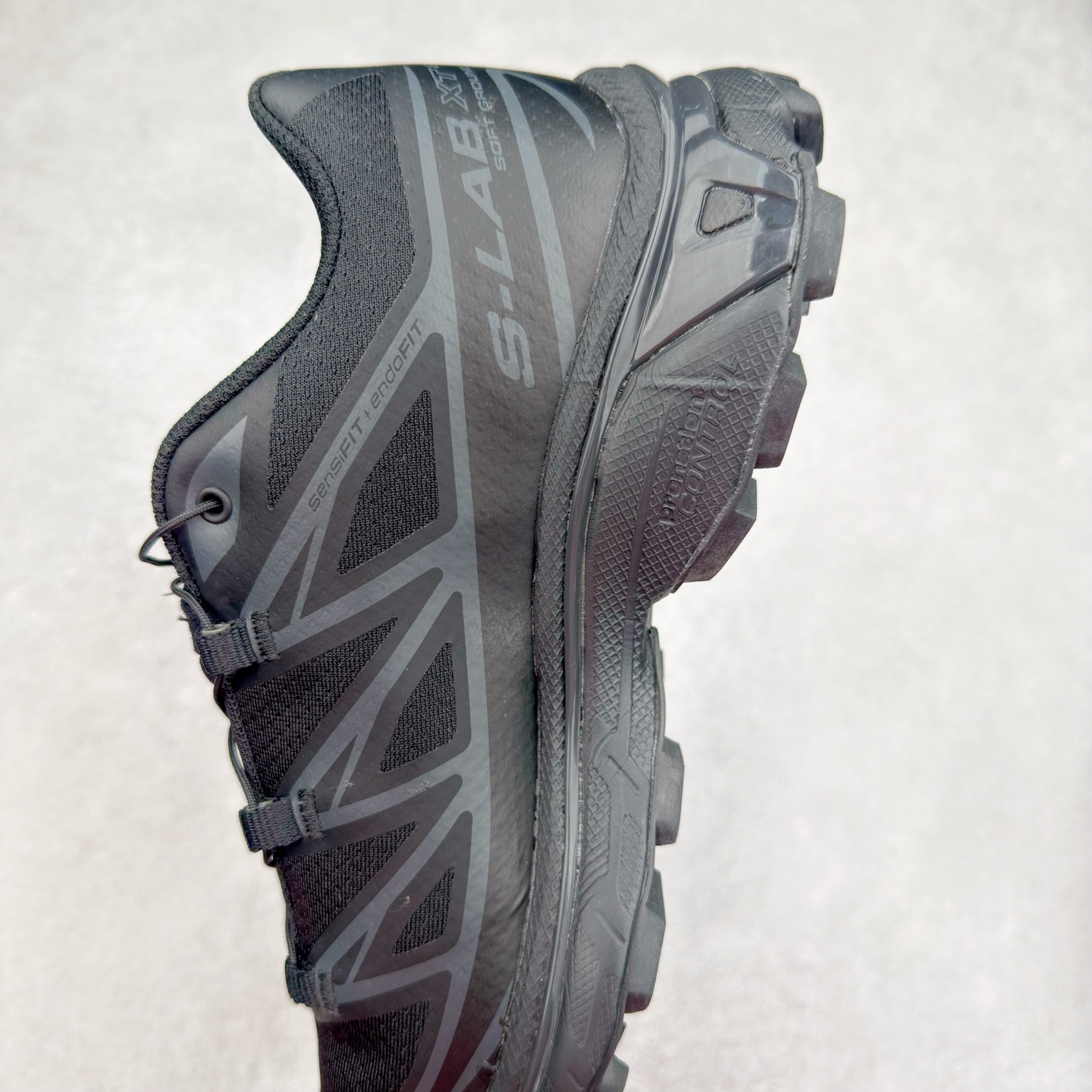 图片[7]-＃纯原福利 Salomon 萨洛蒙 XT-6 复古机能户外跑鞋 这双XT-6 鞋面以锯齿状的包裹系统呈现 在黑色基底之下加入了各种色点缀 内嵌式的袜套设计与 Quicklace 系带系统一道 实现了立体包裹与精准贴合 结合 Contagrip 大底科技 让穿着者可以轻松驾驭户外与通勤下的任何运动生活场景 无缝鞋身户外随意纵横 颜值与脚感兼备 出街通勤 绝对非常吸睛 你值得拥有 尺码：36 36.5 37.5 38 38.5 39 40 40.5 41 42 42.5 43 44 44.5 45-选品中心