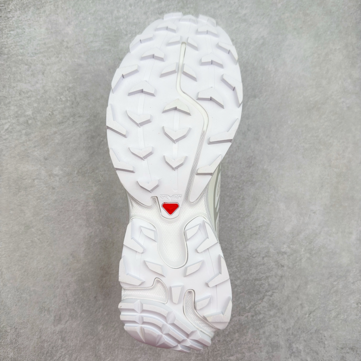 图片[9]-＃纯原福利 Salomon 萨洛蒙 XT-6 复古机能户外跑鞋 这双XT-6 鞋面以锯齿状的包裹系统呈现 在黑色基底之下加入了各种色点缀 内嵌式的袜套设计与 Quicklace 系带系统一道 实现了立体包裹与精准贴合 结合 Contagrip 大底科技 让穿着者可以轻松驾驭户外与通勤下的任何运动生活场景 无缝鞋身户外随意纵横 颜值与脚感兼备 出街通勤 绝对非常吸睛 你值得拥有 尺码：36 36.5 37.5 38 38.5 39 40 40.5 41 42 42.5 43 44 44.5 45-选品中心