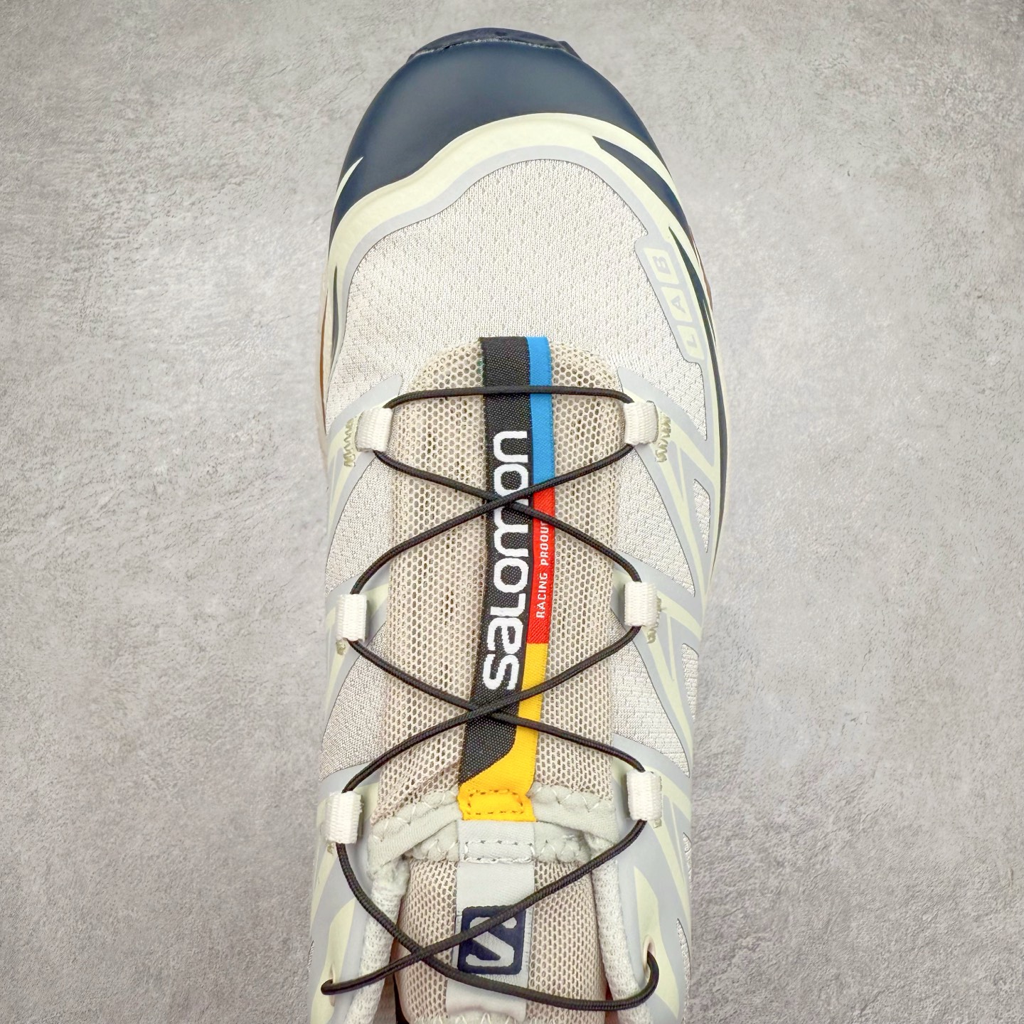 图片[4]-＃纯原福利 Salomon 萨洛蒙 XT-6 复古机能户外跑鞋 这双XT-6 鞋面以锯齿状的包裹系统呈现 在黑色基底之下加入了各种色点缀 内嵌式的袜套设计与 Quicklace 系带系统一道 实现了立体包裹与精准贴合 结合 Contagrip 大底科技 让穿着者可以轻松驾驭户外与通勤下的任何运动生活场景 无缝鞋身户外随意纵横 颜值与脚感兼备 出街通勤 绝对非常吸睛 你值得拥有 尺码：36 36.5 37.5 38 38.5 39 40 40.5 41 42 42.5 43 44 44.5 45-选品中心