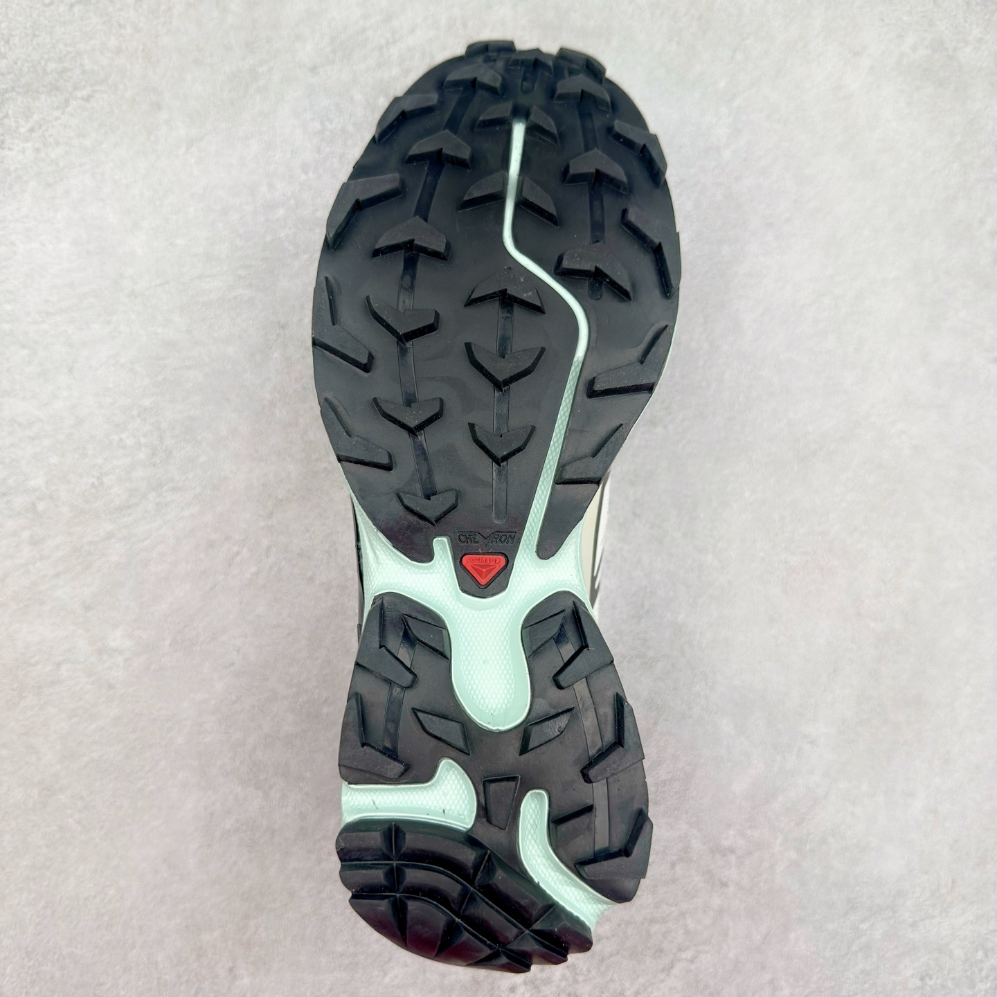 图片[9]-＃纯原福利 Salomon 萨洛蒙 XT-6 复古机能户外跑鞋 这双XT-6 鞋面以锯齿状的包裹系统呈现 在黑色基底之下加入了各种色点缀 内嵌式的袜套设计与 Quicklace 系带系统一道 实现了立体包裹与精准贴合 结合 Contagrip 大底科技 让穿着者可以轻松驾驭户外与通勤下的任何运动生活场景 无缝鞋身户外随意纵横 颜值与脚感兼备 出街通勤 绝对非常吸睛 你值得拥有 尺码：36 36.5 37.5 38 38.5 39 40 40.5 41 42 42.5 43 44 44.5 45-选品中心