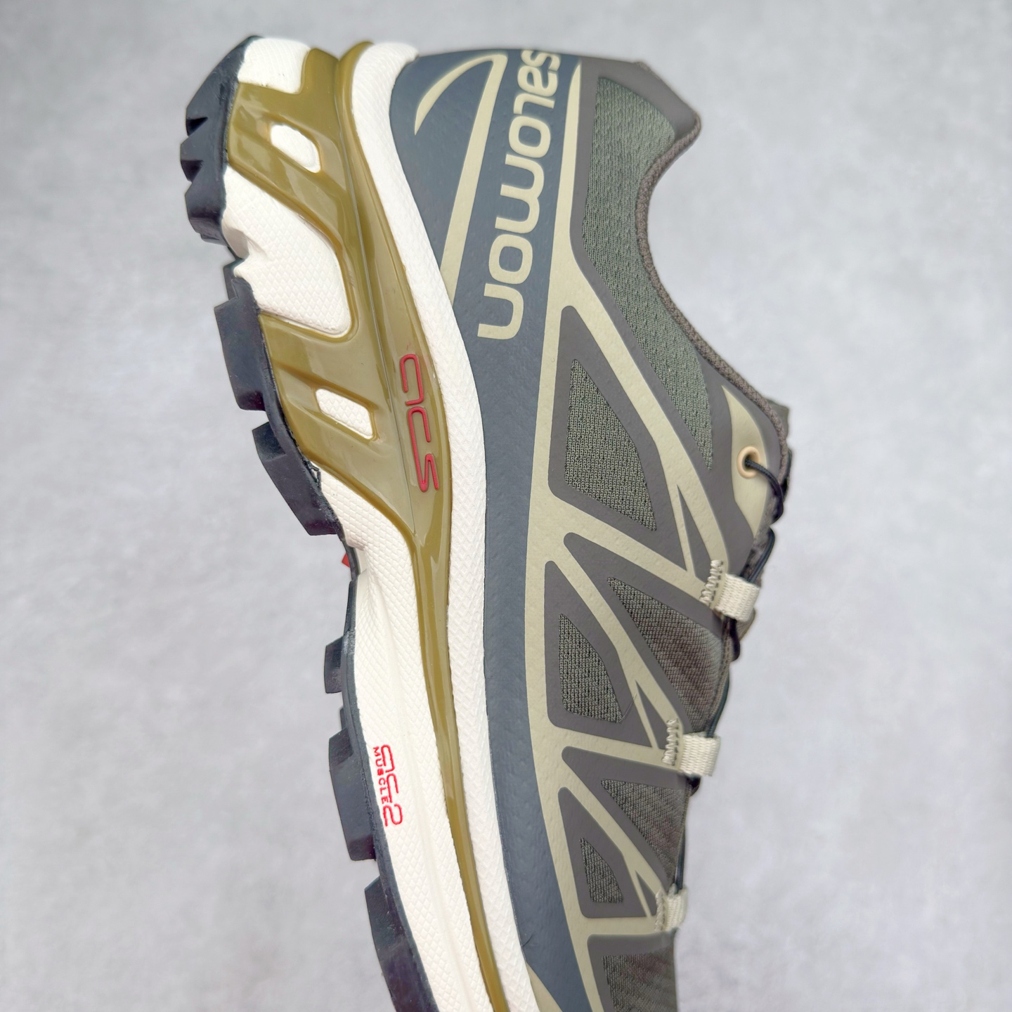 图片[6]-＃纯原福利 Salomon 萨洛蒙 XT-6 复古机能户外跑鞋 这双XT-6 鞋面以锯齿状的包裹系统呈现 在黑色基底之下加入了各种色点缀 内嵌式的袜套设计与 Quicklace 系带系统一道 实现了立体包裹与精准贴合 结合 Contagrip 大底科技 让穿着者可以轻松驾驭户外与通勤下的任何运动生活场景 无缝鞋身户外随意纵横 颜值与脚感兼备 出街通勤 绝对非常吸睛 你值得拥有 尺码：36 36.5 37.5 38 38.5 39 40 40.5 41 42 42.5 43 44 44.5 45-选品中心