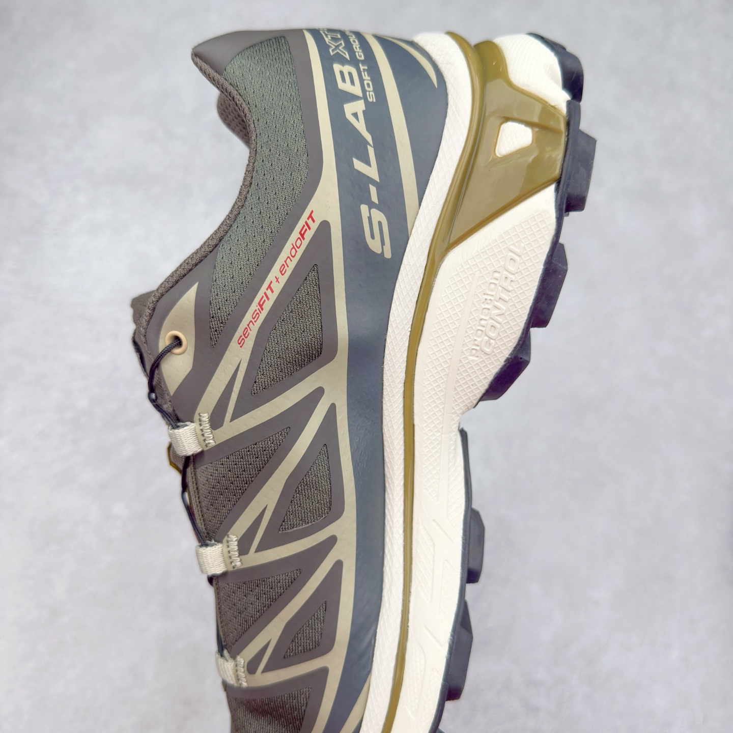 图片[7]-＃纯原福利 Salomon 萨洛蒙 XT-6 复古机能户外跑鞋 这双XT-6 鞋面以锯齿状的包裹系统呈现 在黑色基底之下加入了各种色点缀 内嵌式的袜套设计与 Quicklace 系带系统一道 实现了立体包裹与精准贴合 结合 Contagrip 大底科技 让穿着者可以轻松驾驭户外与通勤下的任何运动生活场景 无缝鞋身户外随意纵横 颜值与脚感兼备 出街通勤 绝对非常吸睛 你值得拥有 尺码：36 36.5 37.5 38 38.5 39 40 40.5 41 42 42.5 43 44 44.5 45-选品中心