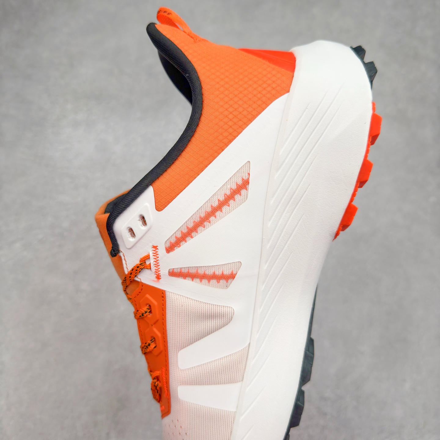 图片[7]-MAMMUT猛犸象 Hueco Knit 2 登山靴多功能鞋履 独立私模 顶级复刻百分百还原# 应用BASE FIT 2.0专利技术 拥有优越的抓地力、护趾力和运动缓冲功能 可折叠鞋跟 透气针织鞋面 适合春夏与初秋季节的设计 即刻\\\”履\\\”行出发 尺码：36 36.5 37.5 38 38.5 39 40 40.5 41 42 42.5 43 44 44.5 45 46-选品中心