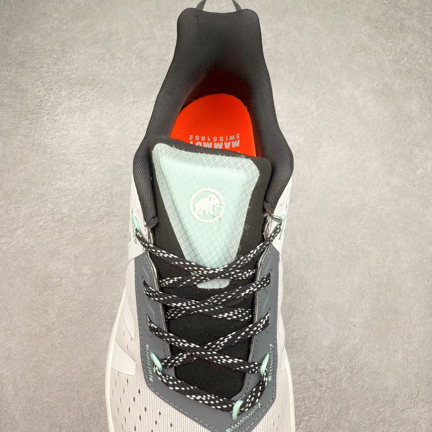 图片[5]-MAMMUT猛犸象 Hueco Knit 2 登山靴多功能鞋履 独立私模 顶级复刻百分百还原# 应用BASE FIT 2.0专利技术 拥有优越的抓地力、护趾力和运动缓冲功能 可折叠鞋跟 透气针织鞋面 适合春夏与初秋季节的设计 即刻\\\”履\\\”行出发 尺码：36 36.5 37.5 38 38.5 39 40 40.5 41 42 42.5 43 44 44.5 45 46-选品中心