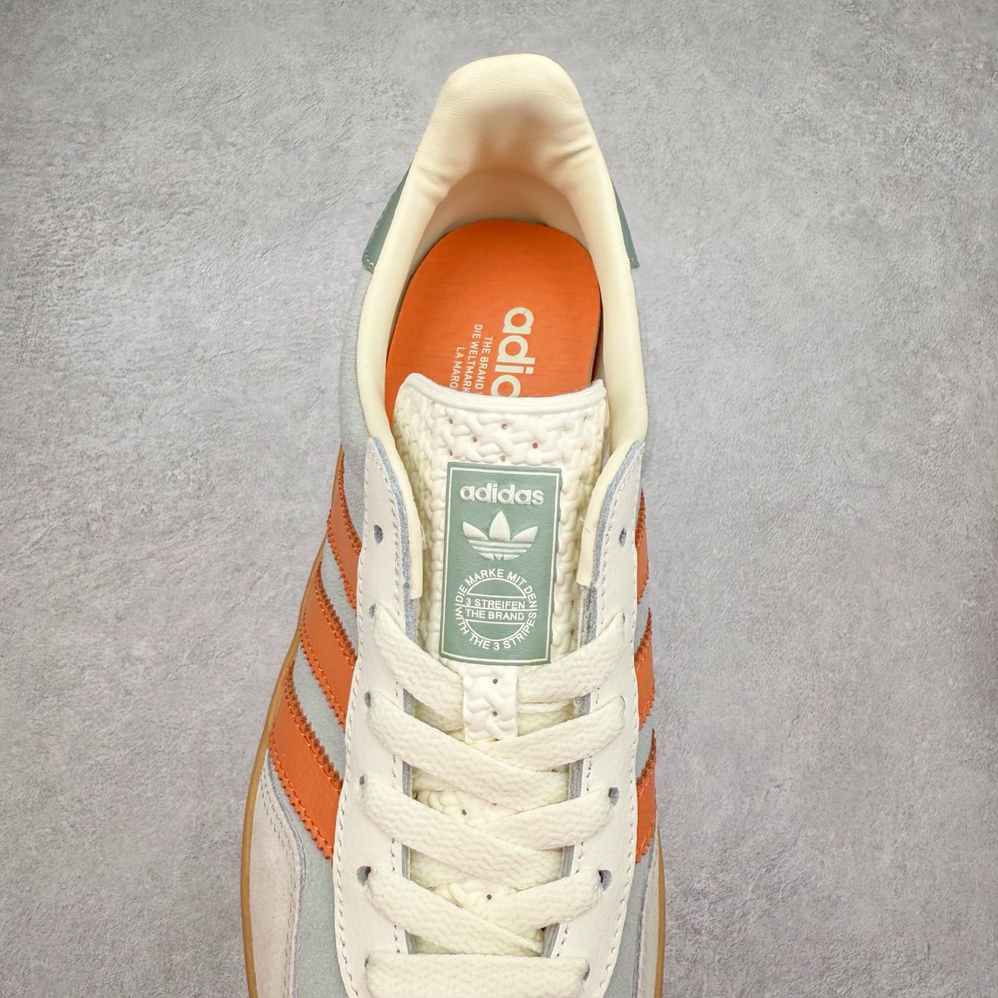 图片[5]-AD Gazelle Indoor Trainers 羚羊内训系列低帮复古百搭休闲运动德训风板鞋 JQ0011 90年代经典的复刻版！自60年代以足球训练鞋面世以来,Gazelle就以其经典设计席卷全球。1991年版本的复刻,再造经典Gazelle。采用皮革打造,搭配浊色细节,让这款经典更加简约。尺码：36 36⅔ 37⅓ 38 38⅔ 39⅓ 40 40⅔ 41⅓ 42 42⅔ 43⅓ 44⅓ 44⅔ 45-选品中心