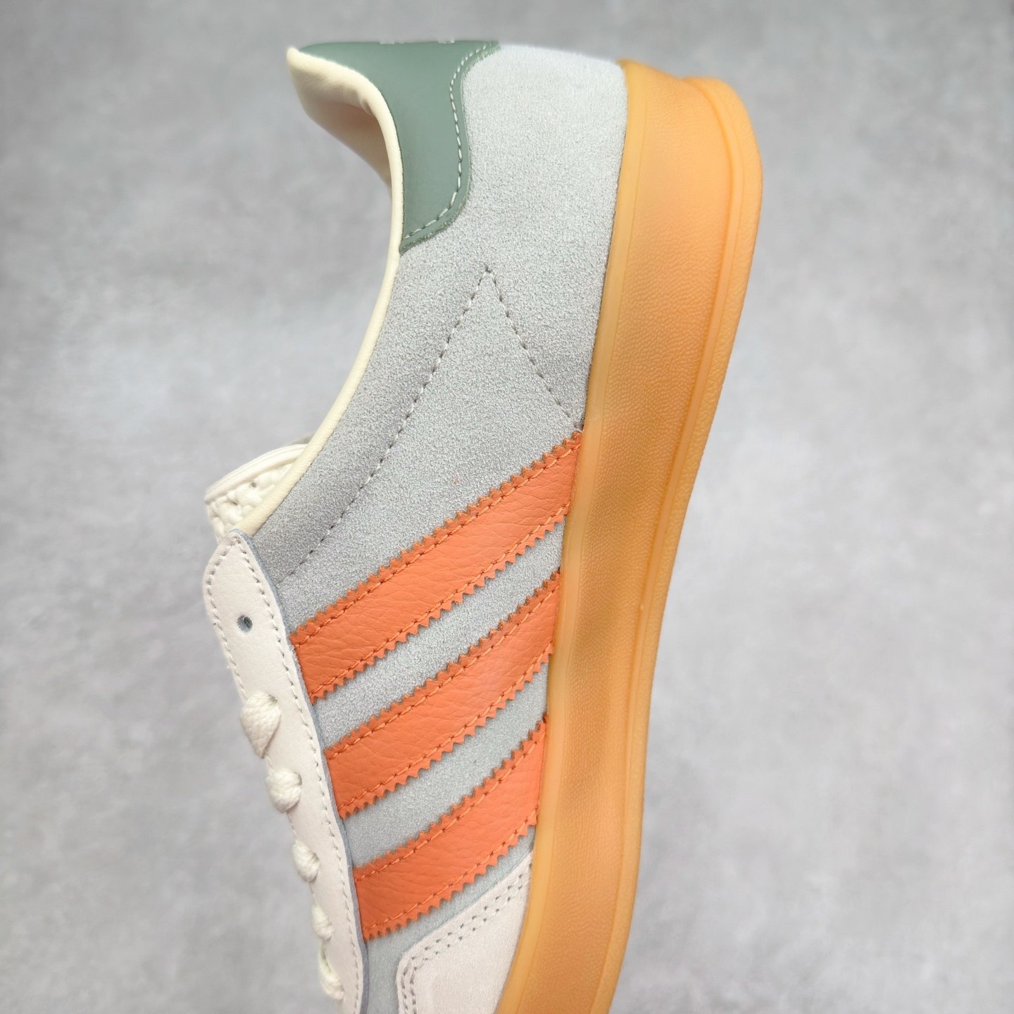 图片[7]-AD Gazelle Indoor Trainers 羚羊内训系列低帮复古百搭休闲运动德训风板鞋 JQ0011 90年代经典的复刻版！自60年代以足球训练鞋面世以来,Gazelle就以其经典设计席卷全球。1991年版本的复刻,再造经典Gazelle。采用皮革打造,搭配浊色细节,让这款经典更加简约。尺码：36 36⅔ 37⅓ 38 38⅔ 39⅓ 40 40⅔ 41⅓ 42 42⅔ 43⅓ 44⅓ 44⅔ 45-选品中心