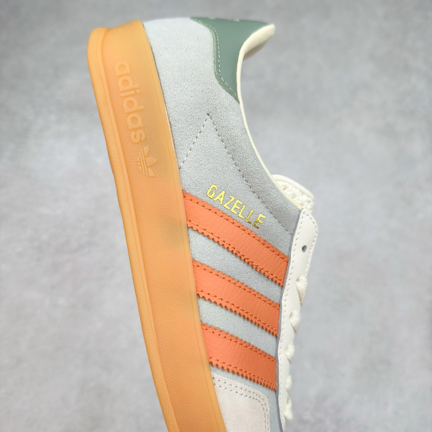 图片[6]-AD Gazelle Indoor Trainers 羚羊内训系列低帮复古百搭休闲运动德训风板鞋 JQ0011 90年代经典的复刻版！自60年代以足球训练鞋面世以来,Gazelle就以其经典设计席卷全球。1991年版本的复刻,再造经典Gazelle。采用皮革打造,搭配浊色细节,让这款经典更加简约。尺码：36 36⅔ 37⅓ 38 38⅔ 39⅓ 40 40⅔ 41⅓ 42 42⅔ 43⅓ 44⅓ 44⅔ 45-选品中心