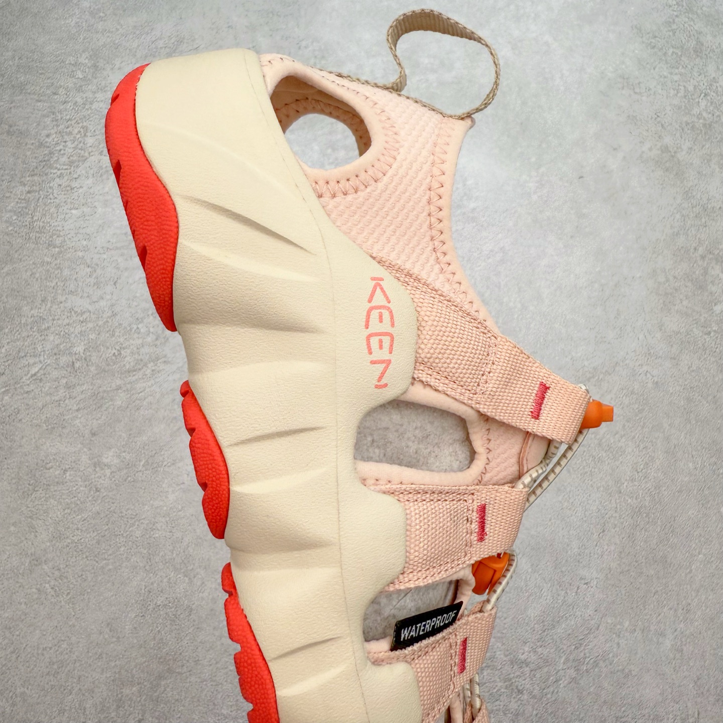 图片[6]-KEEN Hyperport H2 科恩防滑耐磨低帮户外功能鞋溯溪鞋凉鞋 KEEN诞生于2003年的美国人气户外品牌，以一双“保护脚趾”且能涉足水域的户外凉鞋NEWPORT诞生为契机，开启原创制鞋之路。KEEN相信，天空之下即是户外，因为户外不一定是极具挑战性的独自冒险，也可以是与朋友、家人和宠物一同分享外面的世界。同时，KEEN从诞生之初便始终贯彻环保制鞋的理念，不断创造出优秀的原创奇履。脚踏实地，致力向善。我们想和世界产生更多交集为世界减少更多负担，和你趣户外、趣做自己、趣环保让地球和生活都变得更美好。尺码：36 36.5 37.5 38 38.5 39 40 40.5 41 42 42.5 43 44 44.5 45-选品中心