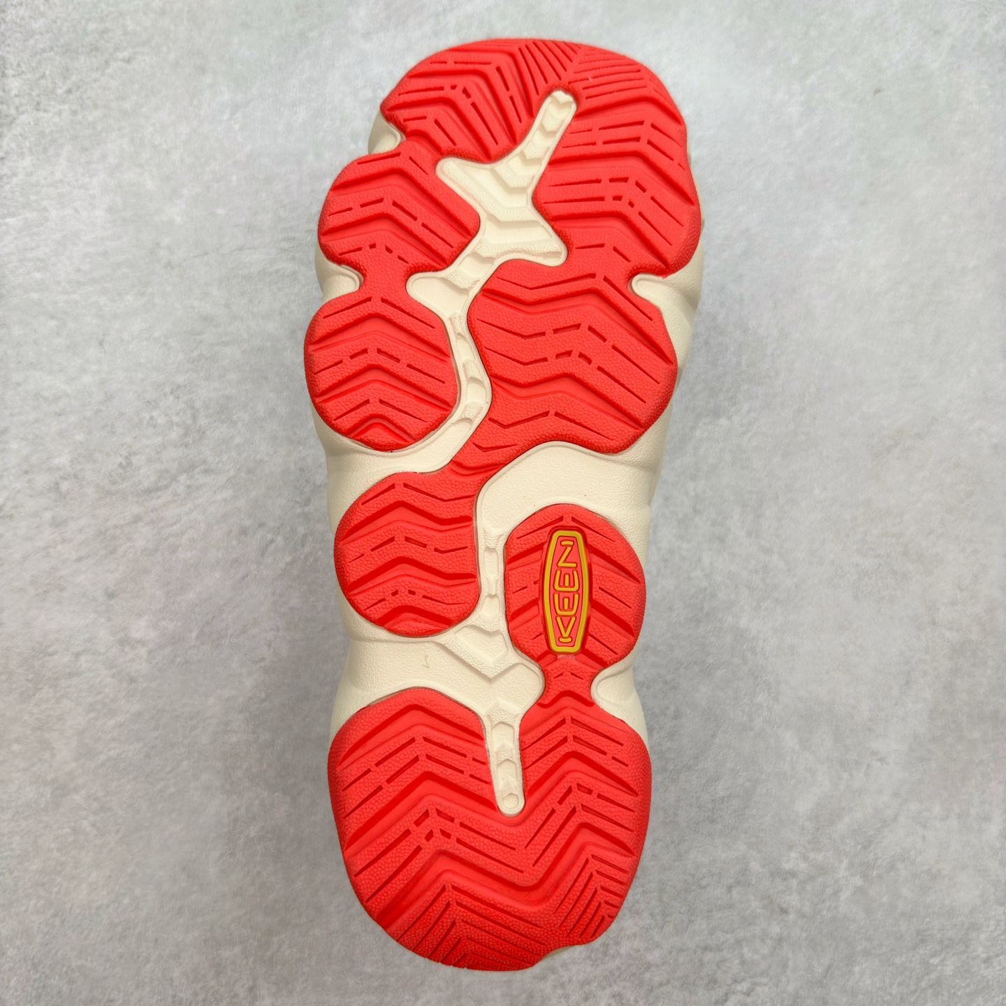 图片[9]-KEEN Hyperport H2 科恩防滑耐磨低帮户外功能鞋溯溪鞋凉鞋 KEEN诞生于2003年的美国人气户外品牌，以一双“保护脚趾”且能涉足水域的户外凉鞋NEWPORT诞生为契机，开启原创制鞋之路。KEEN相信，天空之下即是户外，因为户外不一定是极具挑战性的独自冒险，也可以是与朋友、家人和宠物一同分享外面的世界。同时，KEEN从诞生之初便始终贯彻环保制鞋的理念，不断创造出优秀的原创奇履。脚踏实地，致力向善。我们想和世界产生更多交集为世界减少更多负担，和你趣户外、趣做自己、趣环保让地球和生活都变得更美好。尺码：36 36.5 37.5 38 38.5 39 40 40.5 41 42 42.5 43 44 44.5 45-选品中心