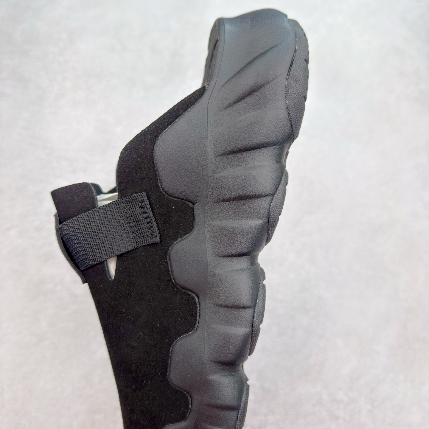 图片[7]-KEEN HYPERPORT 科恩舒适优雅轻盈防臭包头拖鞋 KEEN诞生于2003年的美国人气户外品牌，以一双“保护脚趾”且能涉足水域的户外凉鞋NEWPORT诞生为契机，开启原创制鞋之路。KEEN相信，天空之下即是户外，因为户外不一定是极具挑战性的独自冒险，也可以是与朋友、家人和宠物一同分享外面的世界。同时，KEEN从诞生之初便始终贯彻环保制鞋的理念，不断创造出优秀的原创奇履。脚踏实地，致力向善。我们想和世界产生更多交集为世界减少更多负担，和你趣户外、趣做自己、趣环保让地球和生活都变得更美好。尺码：36 36.5 37.5 38 38.5 39 40 40.5 41 42 42.5 43 44 44.5 45-选品中心