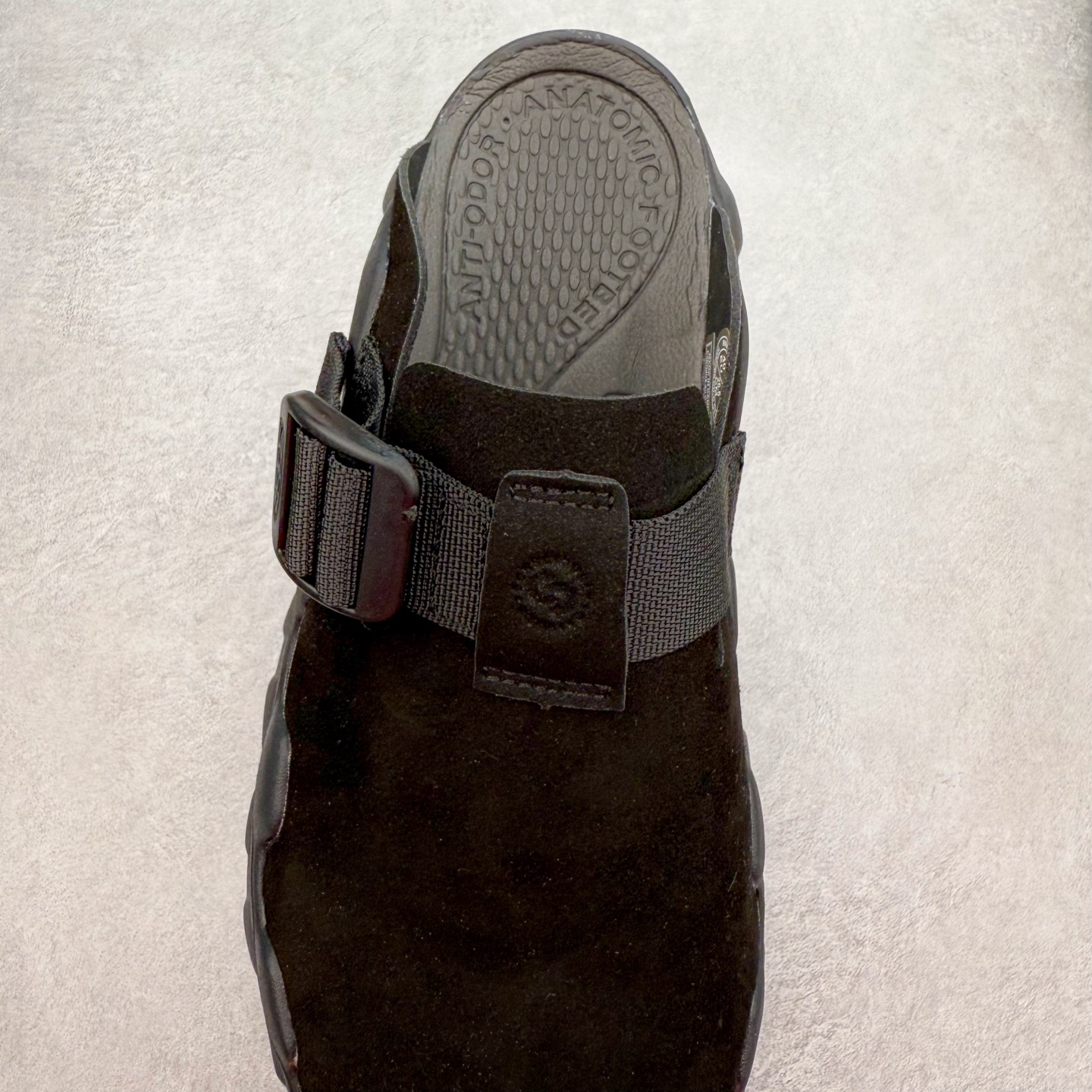 图片[5]-KEEN HYPERPORT 科恩舒适优雅轻盈防臭包头拖鞋 KEEN诞生于2003年的美国人气户外品牌，以一双“保护脚趾”且能涉足水域的户外凉鞋NEWPORT诞生为契机，开启原创制鞋之路。KEEN相信，天空之下即是户外，因为户外不一定是极具挑战性的独自冒险，也可以是与朋友、家人和宠物一同分享外面的世界。同时，KEEN从诞生之初便始终贯彻环保制鞋的理念，不断创造出优秀的原创奇履。脚踏实地，致力向善。我们想和世界产生更多交集为世界减少更多负担，和你趣户外、趣做自己、趣环保让地球和生活都变得更美好。尺码：36 36.5 37.5 38 38.5 39 40 40.5 41 42 42.5 43 44 44.5 45-选品中心