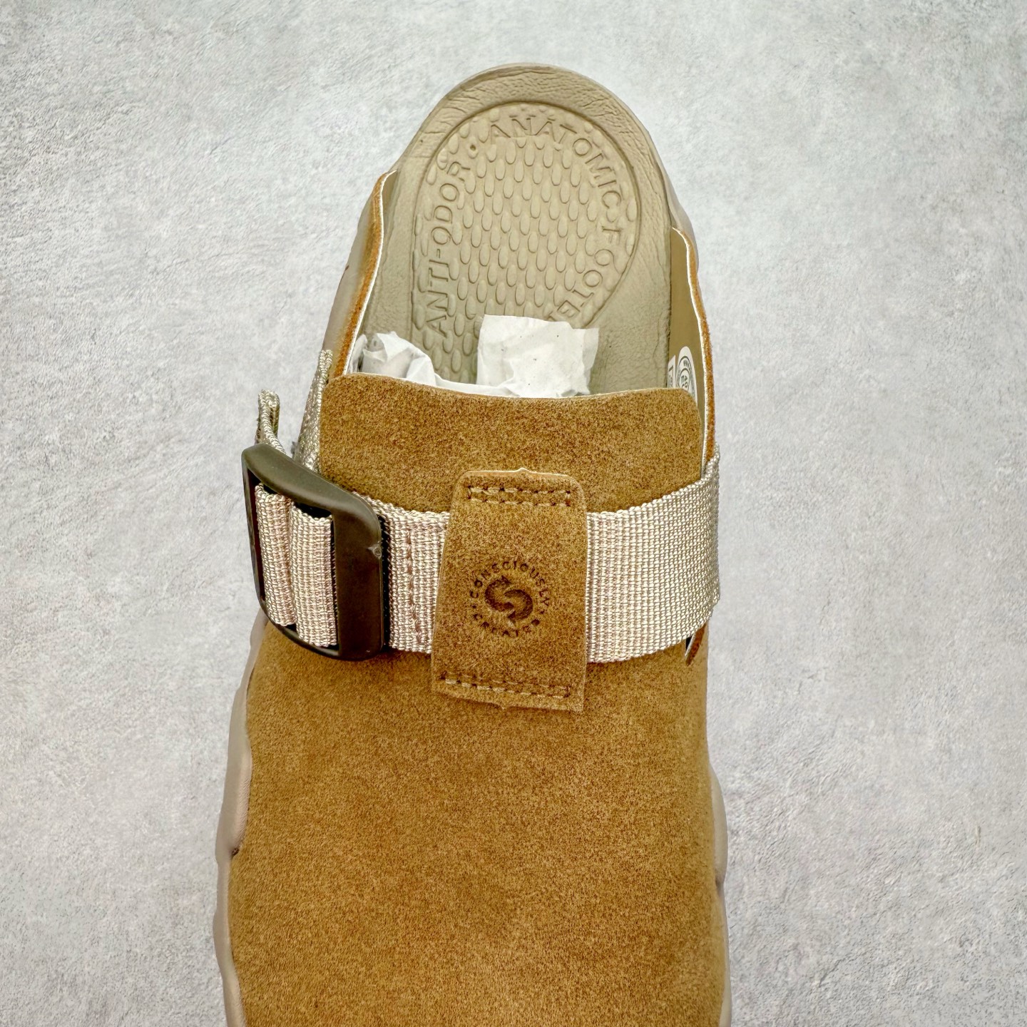 图片[5]-KEEN HYPERPORT 科恩舒适优雅轻盈防臭包头拖鞋 KEEN诞生于2003年的美国人气户外品牌，以一双“保护脚趾”且能涉足水域的户外凉鞋NEWPORT诞生为契机，开启原创制鞋之路。KEEN相信，天空之下即是户外，因为户外不一定是极具挑战性的独自冒险，也可以是与朋友、家人和宠物一同分享外面的世界。同时，KEEN从诞生之初便始终贯彻环保制鞋的理念，不断创造出优秀的原创奇履。脚踏实地，致力向善。我们想和世界产生更多交集为世界减少更多负担，和你趣户外、趣做自己、趣环保让地球和生活都变得更美好。尺码：36 36.5 37.5 38 38.5 39 40 40.5 41 42 42.5 43 44 44.5 45-选品中心