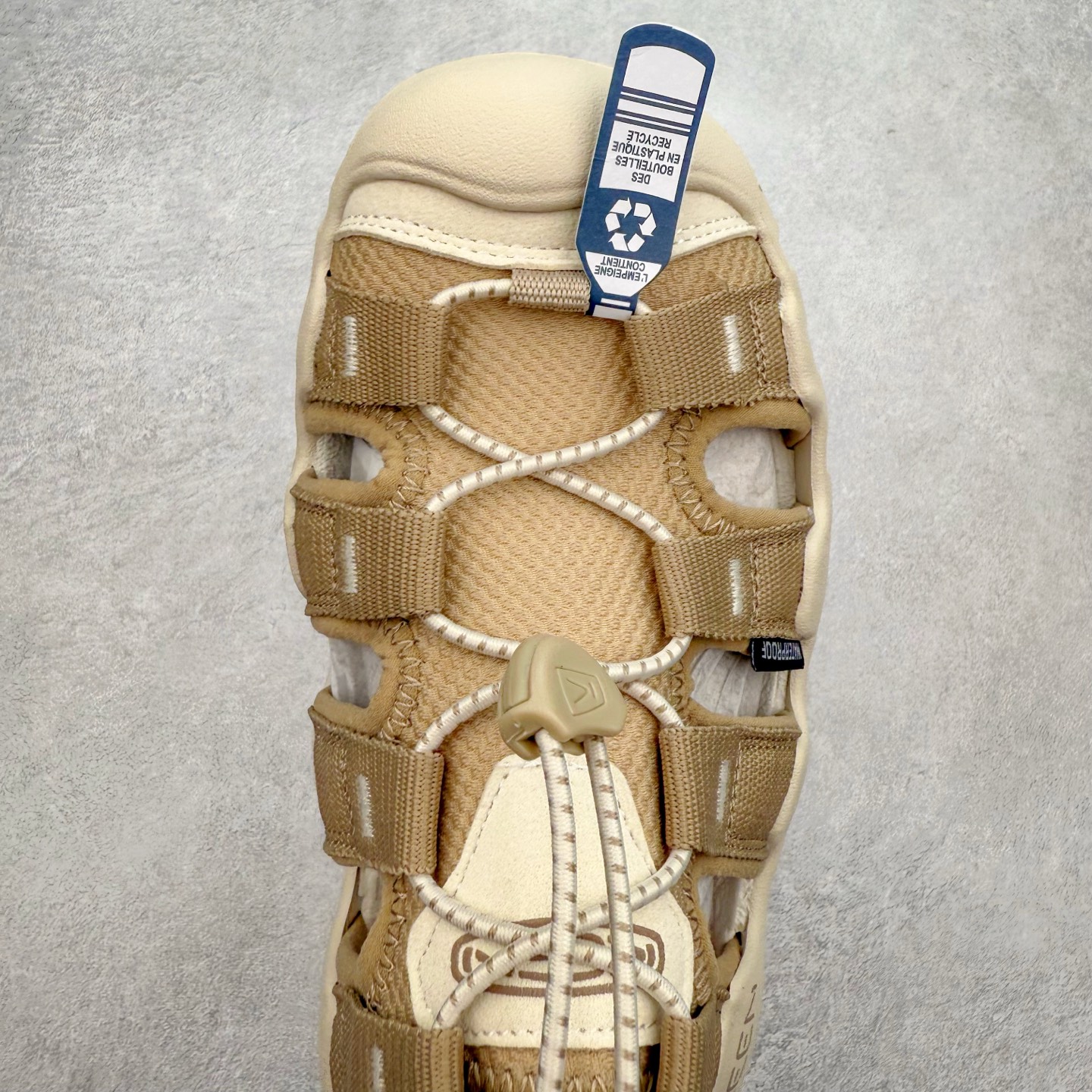 图片[4]-KEEN Hyperport H2 科恩防滑耐磨低帮户外功能鞋溯溪鞋凉鞋 KEEN诞生于2003年的美国人气户外品牌，以一双“保护脚趾”且能涉足水域的户外凉鞋NEWPORT诞生为契机，开启原创制鞋之路。KEEN相信，天空之下即是户外，因为户外不一定是极具挑战性的独自冒险，也可以是与朋友、家人和宠物一同分享外面的世界。同时，KEEN从诞生之初便始终贯彻环保制鞋的理念，不断创造出优秀的原创奇履。脚踏实地，致力向善。我们想和世界产生更多交集为世界减少更多负担，和你趣户外、趣做自己、趣环保让地球和生活都变得更美好。尺码：36 36.5 37.5 38 38.5 39 40 40.5 41 42 42.5 43 44 44.5 45-选品中心