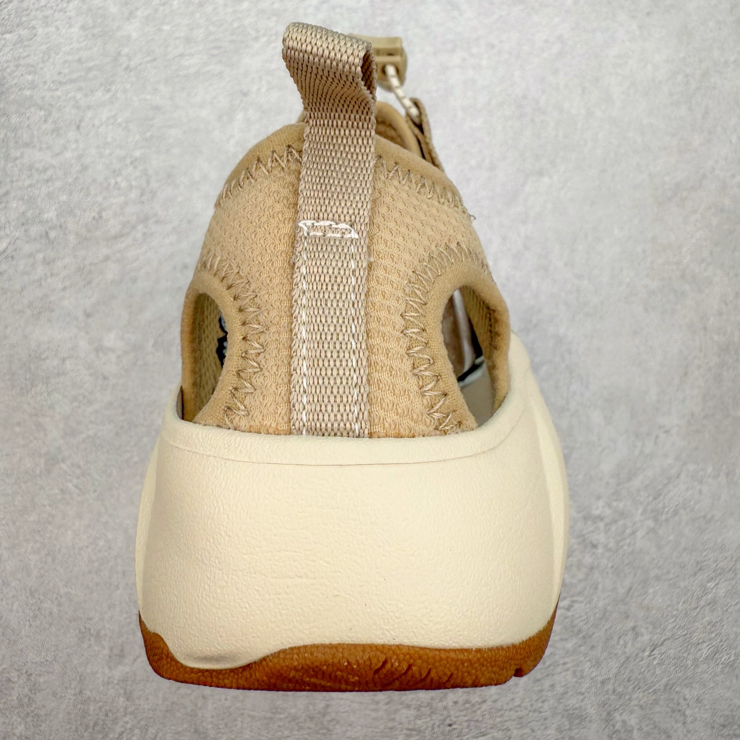 图片[8]-KEEN Hyperport H2 科恩防滑耐磨低帮户外功能鞋溯溪鞋凉鞋 KEEN诞生于2003年的美国人气户外品牌，以一双“保护脚趾”且能涉足水域的户外凉鞋NEWPORT诞生为契机，开启原创制鞋之路。KEEN相信，天空之下即是户外，因为户外不一定是极具挑战性的独自冒险，也可以是与朋友、家人和宠物一同分享外面的世界。同时，KEEN从诞生之初便始终贯彻环保制鞋的理念，不断创造出优秀的原创奇履。脚踏实地，致力向善。我们想和世界产生更多交集为世界减少更多负担，和你趣户外、趣做自己、趣环保让地球和生活都变得更美好。尺码：36 36.5 37.5 38 38.5 39 40 40.5 41 42 42.5 43 44 44.5 45-选品中心