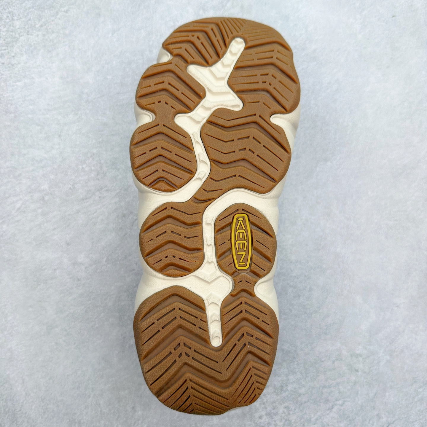 图片[9]-KEEN Hyperport H2 科恩防滑耐磨低帮户外功能鞋溯溪鞋凉鞋 KEEN诞生于2003年的美国人气户外品牌，以一双“保护脚趾”且能涉足水域的户外凉鞋NEWPORT诞生为契机，开启原创制鞋之路。KEEN相信，天空之下即是户外，因为户外不一定是极具挑战性的独自冒险，也可以是与朋友、家人和宠物一同分享外面的世界。同时，KEEN从诞生之初便始终贯彻环保制鞋的理念，不断创造出优秀的原创奇履。脚踏实地，致力向善。我们想和世界产生更多交集为世界减少更多负担，和你趣户外、趣做自己、趣环保让地球和生活都变得更美好。尺码：36 36.5 37.5 38 38.5 39 40 40.5 41 42 42.5 43 44 44.5 45-选品中心