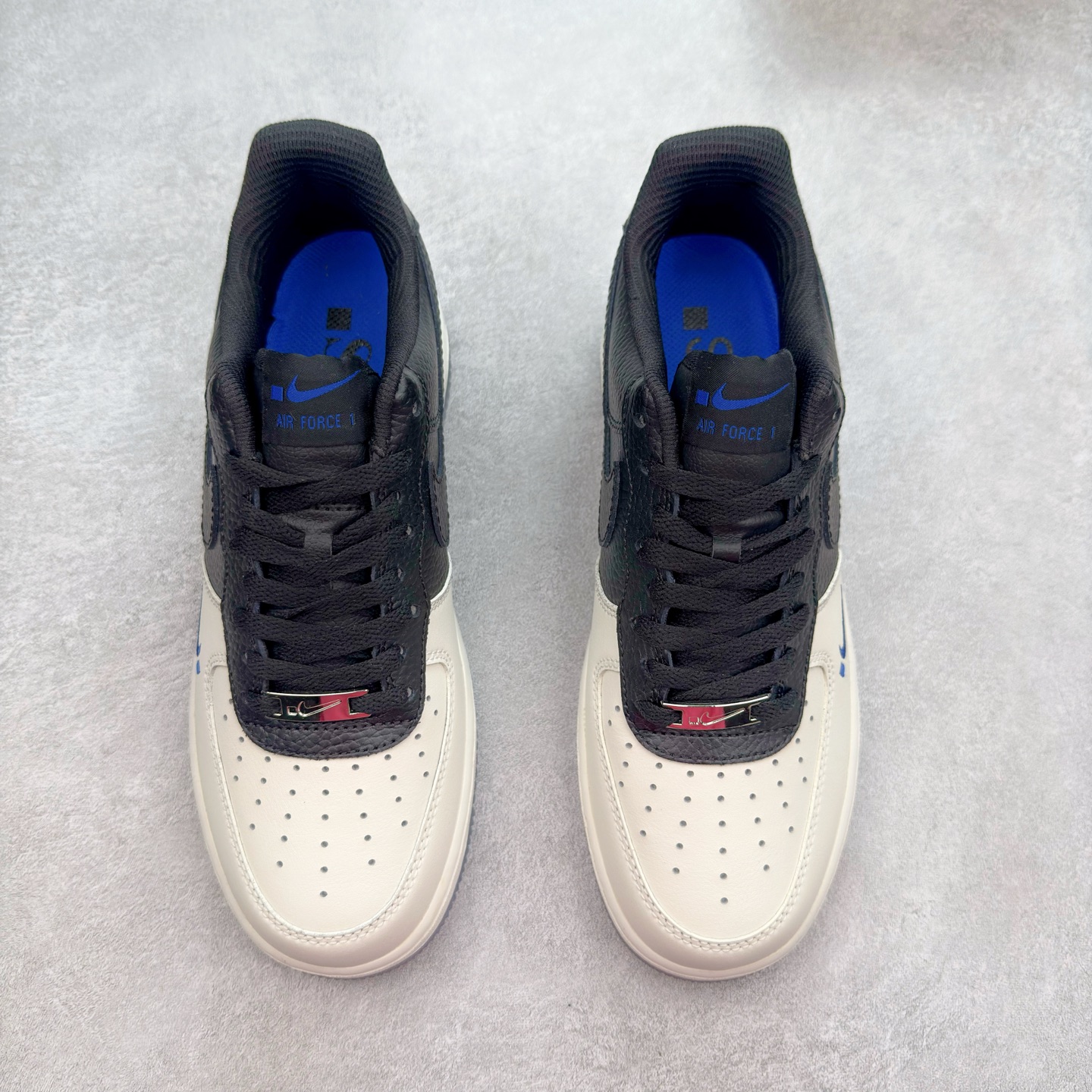 图片[2]-＃XT纯原 NK Air Force 1´07 Low 空军一号低帮百搭休闲运动板鞋 FQ2103-001 顶级批次 2022全新楦头鞋型 鱼鳞大底 历时开发三个月 清洁度完美 二维码鞋标 内置芯片及solo气垫 大底高度及其弧度依照正品 钢印 logo刺绣 鞋口弧度 鞋头长度 鞋面冲孔 鞋垫背胶及钢印 完美鞋型对比正品 每一处都是细节满满 柔软、弹性十足的缓震性能和出色的中底设计 横跨复古与现代的外型结合 造就出风靡全球 三十多年的Force 1 直到今天还深受青睐 实拍调校N版已经零色差零失真 百分百还原实物色彩所见即所得 不存在货不对板色差等低级问题 选购参考实物拍摄 不混卖不参货 只用心做好货严格选品 承诺混一赔十 尺码：36 36.5 37.5 38 38.5 39 40 40.5 41 42 42.5 43 44 44.5 45-选品中心