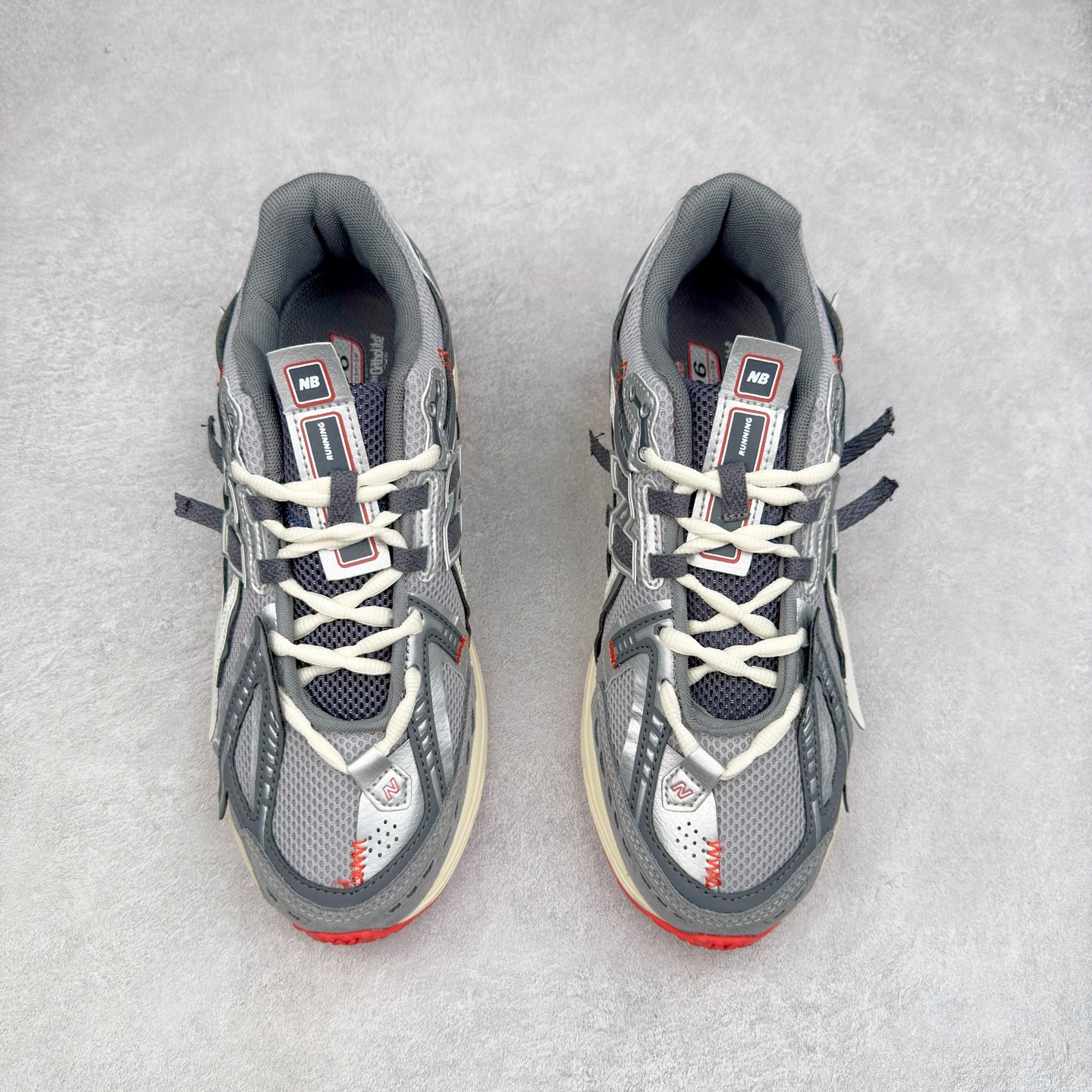 图片[2]-New Balance M1906R NB新百伦系列复古老爹风休闲运动慢跑鞋 日韩出口特供订单 全网最全配色 配套商长期套现长期补货 全新货品 正常出厂触屏不到的单价 超级跑量款 全套原楦原纸板原厂数据开发 进口三明治网面 原装进口翻毛皮料正确绒感卡色 正确中底拉帮中底网布细节 采用轻质牛剖革拼接透气网眼衬垫织物鞋面材质 T-Beam大底提供足步弓支撑 保持步态稳定 后跟搭载外露缓震胶 鞋身整体以各种深浅不一的灰色覆盖 鞋头以淡蓝色调装饰 网眼衬垫通过不规律的色块实现做旧的美感 泛黄的鞋底更是进一步增添了复古气息 尺码：36 37 37.5 38 38.5 39.5 40 40.5 41.5 42 42.5 43 44 45-选品中心