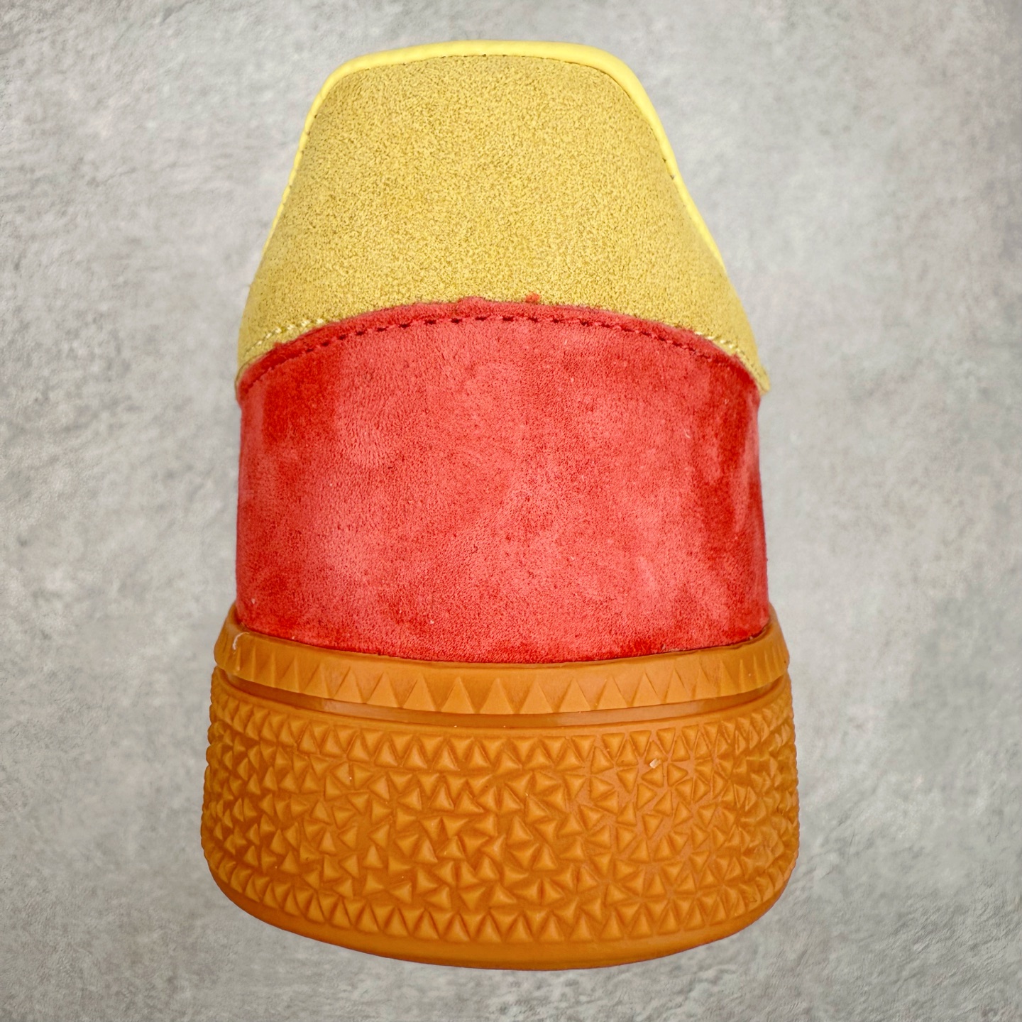 图片[8]-AD Originals Handball SPZL 手球运动员系列百搭休闲运动板鞋 IE1328 这款来自阿迪达斯的这款HANDBALL SPZL前身是一双手球运动鞋，这一次拿来复刻，所以鞋面的主要色彩选用了黑色， 鞋面外侧除了Spezial字母之外还有三叶草标志。Handball SPZL作为复古手球训练鞋与作为室内足球鞋的Samba有着异曲同工之处，但是质感更为出众的鞋身以及丰富的配色选择比起Samba来讲可以说是更胜一筹了！尺码：36 36⅔ 37⅓ 38 38⅔ 39⅓ 40 40⅔ 41⅓ 42 42⅔ 43⅓ 44 45-选品中心