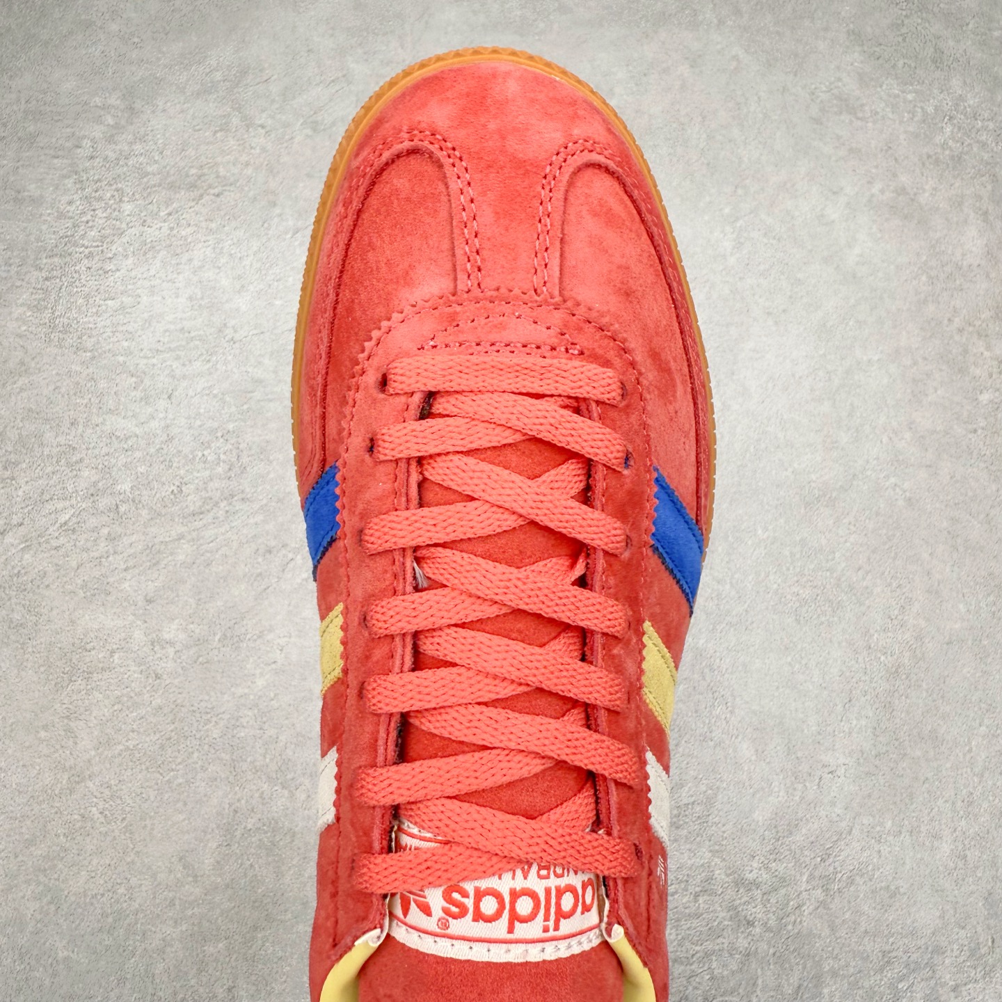 图片[4]-AD Originals Handball SPZL 手球运动员系列百搭休闲运动板鞋 IE1328 这款来自阿迪达斯的这款HANDBALL SPZL前身是一双手球运动鞋，这一次拿来复刻，所以鞋面的主要色彩选用了黑色， 鞋面外侧除了Spezial字母之外还有三叶草标志。Handball SPZL作为复古手球训练鞋与作为室内足球鞋的Samba有着异曲同工之处，但是质感更为出众的鞋身以及丰富的配色选择比起Samba来讲可以说是更胜一筹了！尺码：36 36⅔ 37⅓ 38 38⅔ 39⅓ 40 40⅔ 41⅓ 42 42⅔ 43⅓ 44 45-选品中心