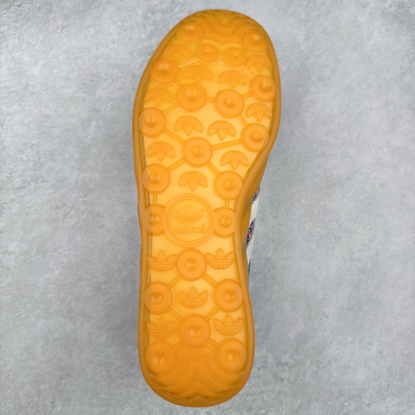 图片[9]-AD Gazelle Indoor Trainers 羚羊内训系列低帮复古百搭休闲运动德训风板鞋 JP5309 90年代经典的复刻版！自60年代以足球训练鞋面世以来,Gazelle就以其经典设计席卷全球。1991年版本的复刻,再造经典Gazelle。采用皮革打造,搭配浊色细节,让这款经典更加简约。尺码：36 36⅔ 37⅓ 38 38⅔ 39⅓ 40 40⅔ 41⅓ 42 42⅔ 43⅓ 44⅓ 44⅔ 45-选品中心