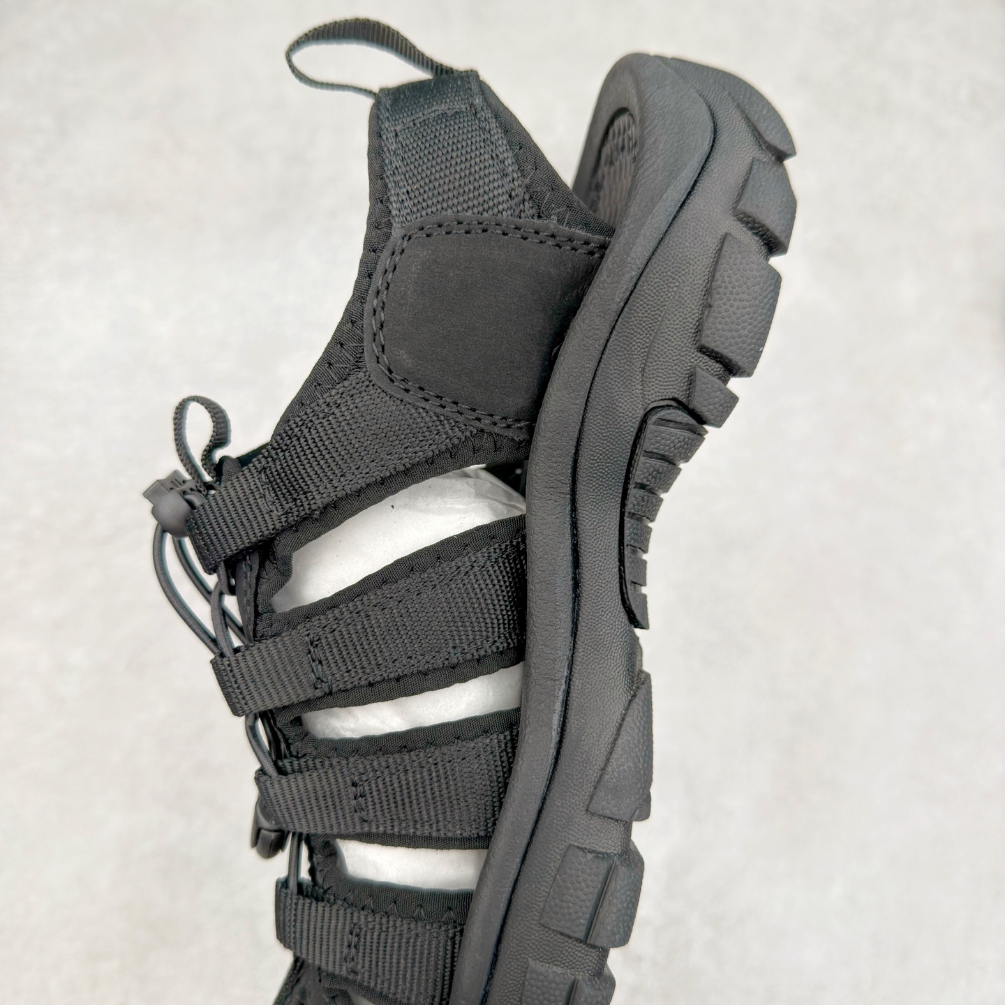 图片[7]-人气户外休闲鞋品牌-科恩Keen Uneek Flat-M 平底编织弹力穿搭溯溪涉水休闲户外凉鞋 #外贸订单出口品质#采用进口机台编制两根尼龙绳组成鞋面(快干衬里原料!!)#原装轻量级EVA中底缓震材质组合防滑橡胶外底部 夏季潮鞋,文青界的凉鞋至尊 都市机能户外品牌 KEEN 向来积极为其旗下大热鞋款 UNEEK 推出联名款，后跟为全封闭设计，快干衬里，HIGH-TRACTION橡胶外底，及轻量级EVA中底，达到轻量缓震的同时减轻重量。尺码：35 36 37 38 40 41 42 43 44 45-选品中心