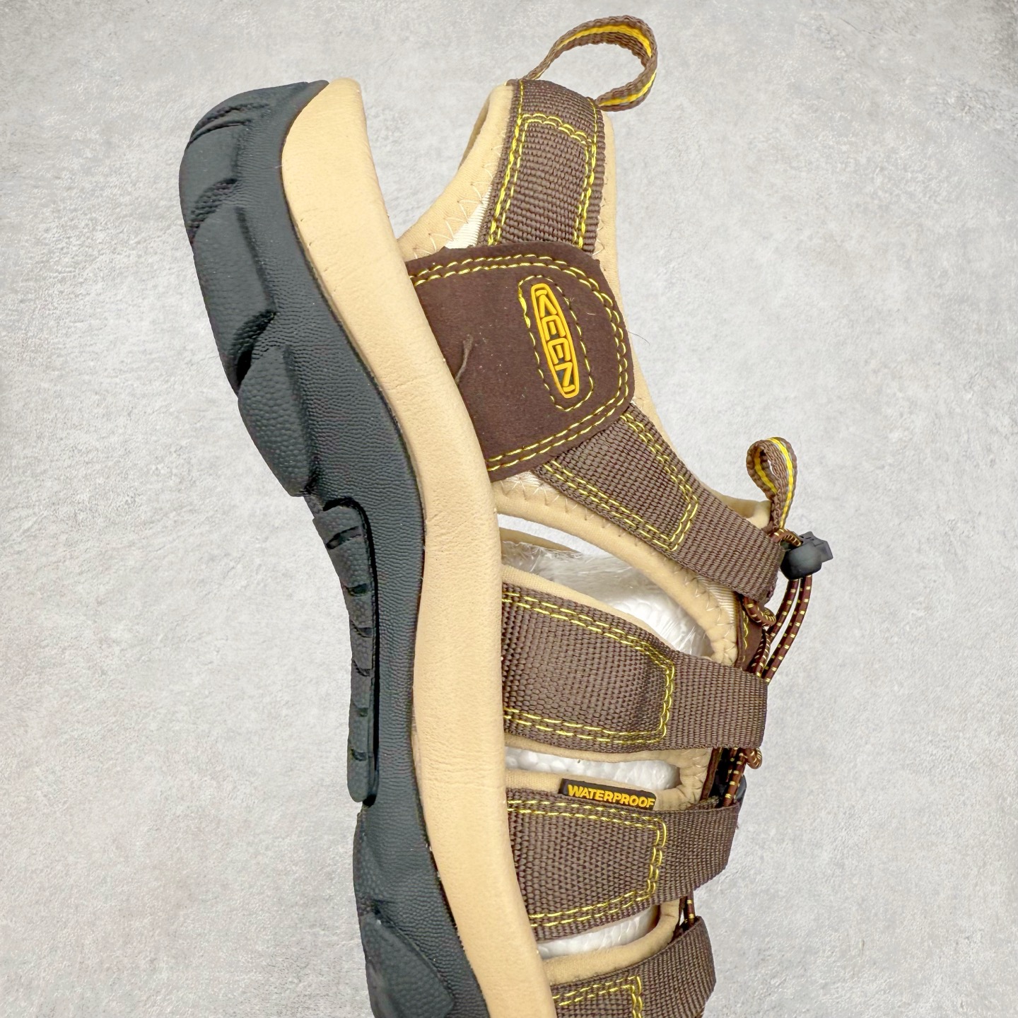 图片[6]-人气户外休闲鞋品牌-科恩Keen Uneek Flat-M 平底编织弹力穿搭溯溪涉水休闲户外凉鞋 #外贸订单出口品质#采用进口机台编制两根尼龙绳组成鞋面(快干衬里原料!!)#原装轻量级EVA中底缓震材质组合防滑橡胶外底部 夏季潮鞋,文青界的凉鞋至尊 都市机能户外品牌 KEEN 向来积极为其旗下大热鞋款 UNEEK 推出联名款，后跟为全封闭设计，快干衬里，HIGH-TRACTION橡胶外底，及轻量级EVA中底，达到轻量缓震的同时减轻重量。尺码：35 36 37 38 40 41 42 43 44 45-选品中心