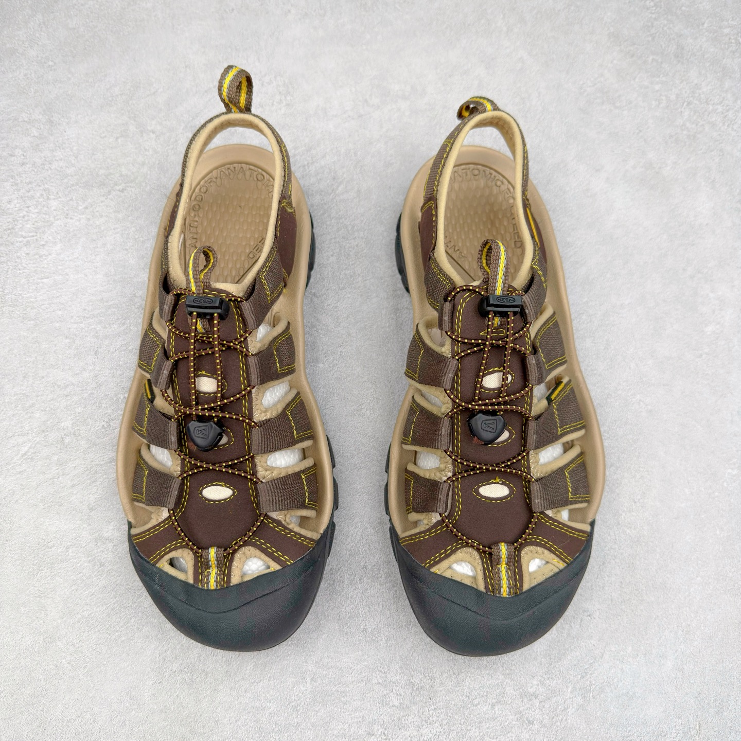 图片[2]-人气户外休闲鞋品牌-科恩Keen Uneek Flat-M 平底编织弹力穿搭溯溪涉水休闲户外凉鞋 #外贸订单出口品质#采用进口机台编制两根尼龙绳组成鞋面(快干衬里原料!!)#原装轻量级EVA中底缓震材质组合防滑橡胶外底部 夏季潮鞋,文青界的凉鞋至尊 都市机能户外品牌 KEEN 向来积极为其旗下大热鞋款 UNEEK 推出联名款，后跟为全封闭设计，快干衬里，HIGH-TRACTION橡胶外底，及轻量级EVA中底，达到轻量缓震的同时减轻重量。尺码：35 36 37 38 40 41 42 43 44 45-选品中心