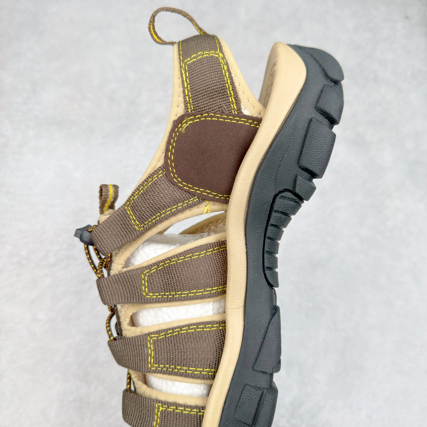 图片[7]-人气户外休闲鞋品牌-科恩Keen Uneek Flat-M 平底编织弹力穿搭溯溪涉水休闲户外凉鞋 #外贸订单出口品质#采用进口机台编制两根尼龙绳组成鞋面(快干衬里原料!!)#原装轻量级EVA中底缓震材质组合防滑橡胶外底部 夏季潮鞋,文青界的凉鞋至尊 都市机能户外品牌 KEEN 向来积极为其旗下大热鞋款 UNEEK 推出联名款，后跟为全封闭设计，快干衬里，HIGH-TRACTION橡胶外底，及轻量级EVA中底，达到轻量缓震的同时减轻重量。尺码：35 36 37 38 40 41 42 43 44 45-选品中心