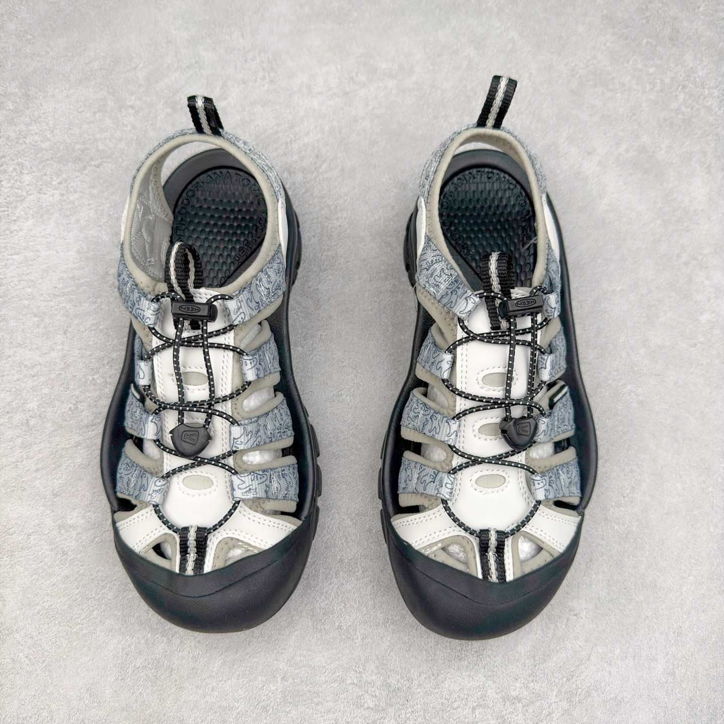 图片[2]-人气户外休闲鞋品牌-科恩Keen Uneek Flat-M 平底编织弹力穿搭溯溪涉水休闲户外凉鞋 #外贸订单出口品质#采用进口机台编制两根尼龙绳组成鞋面(快干衬里原料!!)#原装轻量级EVA中底缓震材质组合防滑橡胶外底部 夏季潮鞋,文青界的凉鞋至尊 都市机能户外品牌 KEEN 向来积极为其旗下大热鞋款 UNEEK 推出联名款，后跟为全封闭设计，快干衬里，HIGH-TRACTION橡胶外底，及轻量级EVA中底，达到轻量缓震的同时减轻重量。尺码：35 36 37 38 40 41 42 43 44 45-选品中心