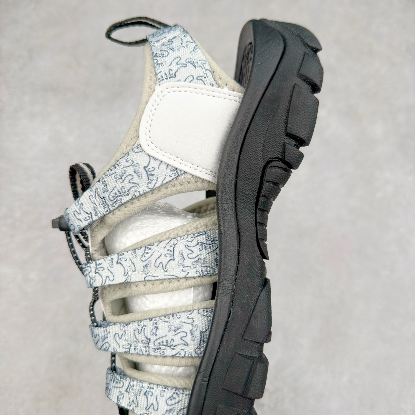 图片[7]-人气户外休闲鞋品牌-科恩Keen Uneek Flat-M 平底编织弹力穿搭溯溪涉水休闲户外凉鞋 #外贸订单出口品质#采用进口机台编制两根尼龙绳组成鞋面(快干衬里原料!!)#原装轻量级EVA中底缓震材质组合防滑橡胶外底部 夏季潮鞋,文青界的凉鞋至尊 都市机能户外品牌 KEEN 向来积极为其旗下大热鞋款 UNEEK 推出联名款，后跟为全封闭设计，快干衬里，HIGH-TRACTION橡胶外底，及轻量级EVA中底，达到轻量缓震的同时减轻重量。尺码：35 36 37 38 40 41 42 43 44 45-选品中心