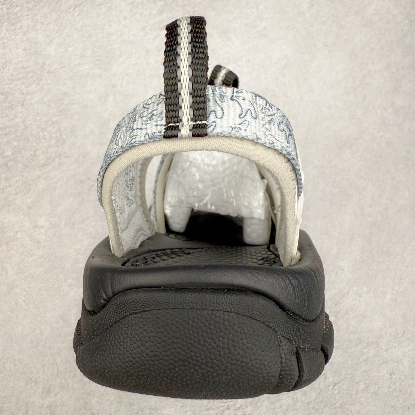 图片[8]-人气户外休闲鞋品牌-科恩Keen Uneek Flat-M 平底编织弹力穿搭溯溪涉水休闲户外凉鞋 #外贸订单出口品质#采用进口机台编制两根尼龙绳组成鞋面(快干衬里原料!!)#原装轻量级EVA中底缓震材质组合防滑橡胶外底部 夏季潮鞋,文青界的凉鞋至尊 都市机能户外品牌 KEEN 向来积极为其旗下大热鞋款 UNEEK 推出联名款，后跟为全封闭设计，快干衬里，HIGH-TRACTION橡胶外底，及轻量级EVA中底，达到轻量缓震的同时减轻重量。尺码：35 36 37 38 40 41 42 43 44 45-选品中心