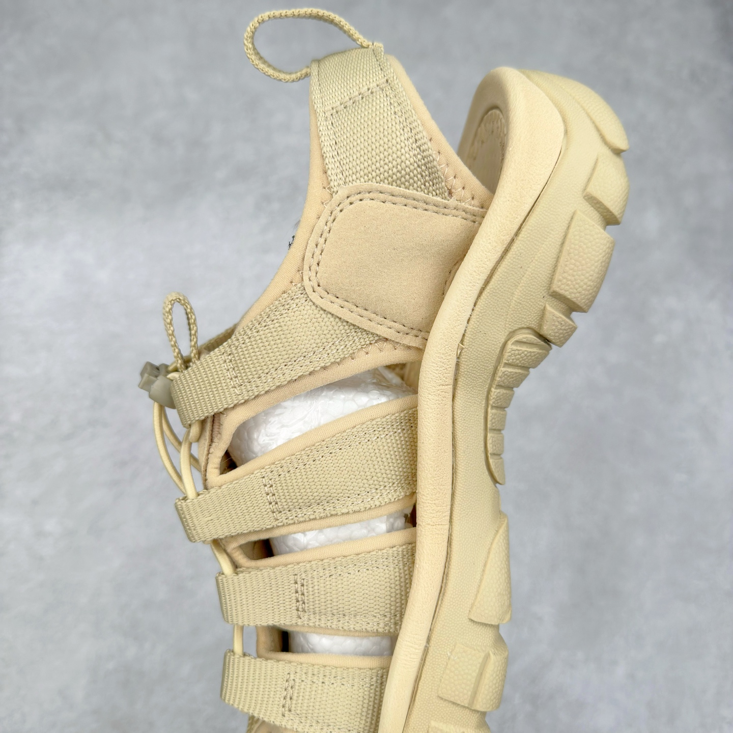 图片[7]-人气户外休闲鞋品牌-科恩Keen Uneek Flat-M 平底编织弹力穿搭溯溪涉水休闲户外凉鞋 #外贸订单出口品质#采用进口机台编制两根尼龙绳组成鞋面(快干衬里原料!!)#原装轻量级EVA中底缓震材质组合防滑橡胶外底部 夏季潮鞋,文青界的凉鞋至尊 都市机能户外品牌 KEEN 向来积极为其旗下大热鞋款 UNEEK 推出联名款，后跟为全封闭设计，快干衬里，HIGH-TRACTION橡胶外底，及轻量级EVA中底，达到轻量缓震的同时减轻重量。尺码：35 36 37 38 40 41 42 43 44 45-选品中心