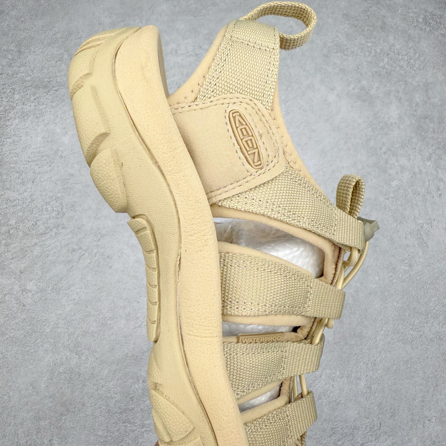 图片[6]-人气户外休闲鞋品牌-科恩Keen Uneek Flat-M 平底编织弹力穿搭溯溪涉水休闲户外凉鞋 #外贸订单出口品质#采用进口机台编制两根尼龙绳组成鞋面(快干衬里原料!!)#原装轻量级EVA中底缓震材质组合防滑橡胶外底部 夏季潮鞋,文青界的凉鞋至尊 都市机能户外品牌 KEEN 向来积极为其旗下大热鞋款 UNEEK 推出联名款，后跟为全封闭设计，快干衬里，HIGH-TRACTION橡胶外底，及轻量级EVA中底，达到轻量缓震的同时减轻重量。尺码：35 36 37 38 40 41 42 43 44 45-选品中心