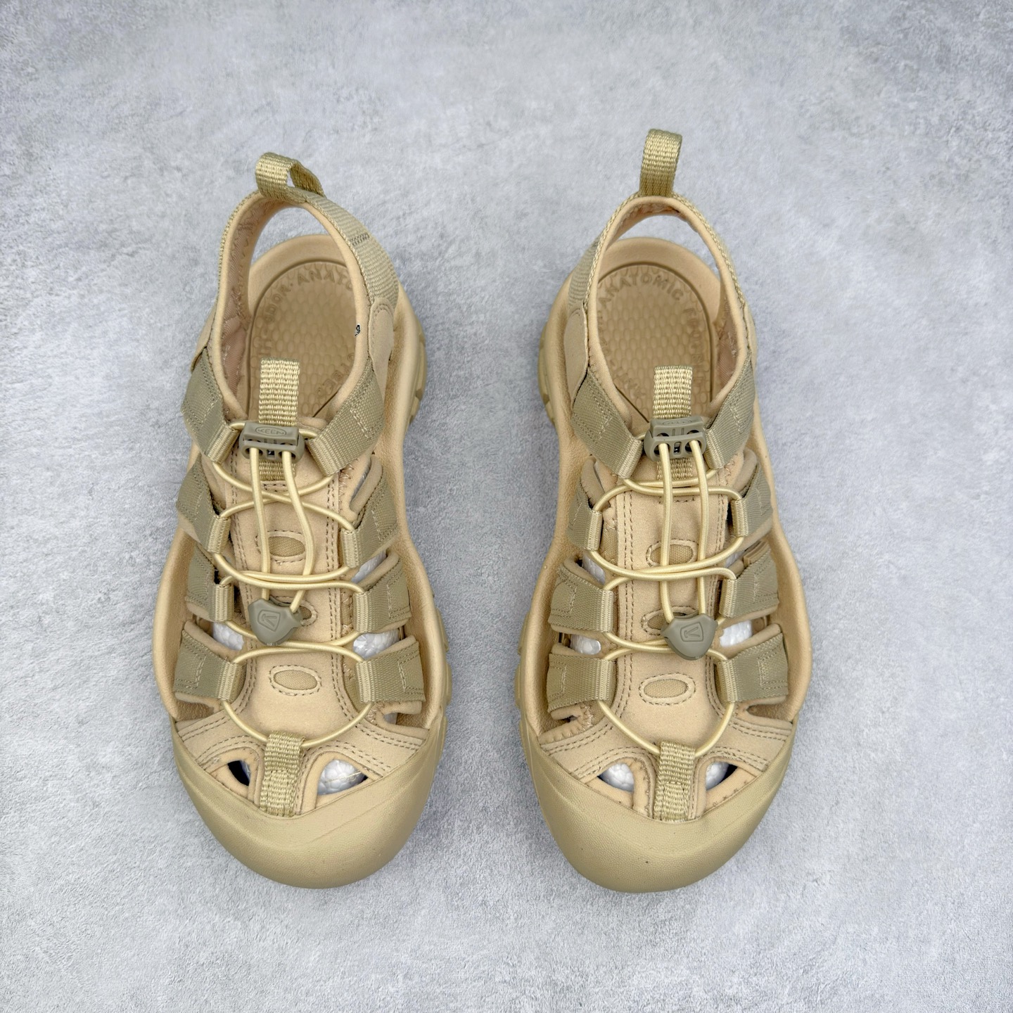 图片[2]-人气户外休闲鞋品牌-科恩Keen Uneek Flat-M 平底编织弹力穿搭溯溪涉水休闲户外凉鞋 #外贸订单出口品质#采用进口机台编制两根尼龙绳组成鞋面(快干衬里原料!!)#原装轻量级EVA中底缓震材质组合防滑橡胶外底部 夏季潮鞋,文青界的凉鞋至尊 都市机能户外品牌 KEEN 向来积极为其旗下大热鞋款 UNEEK 推出联名款，后跟为全封闭设计，快干衬里，HIGH-TRACTION橡胶外底，及轻量级EVA中底，达到轻量缓震的同时减轻重量。尺码：35 36 37 38 40 41 42 43 44 45-选品中心