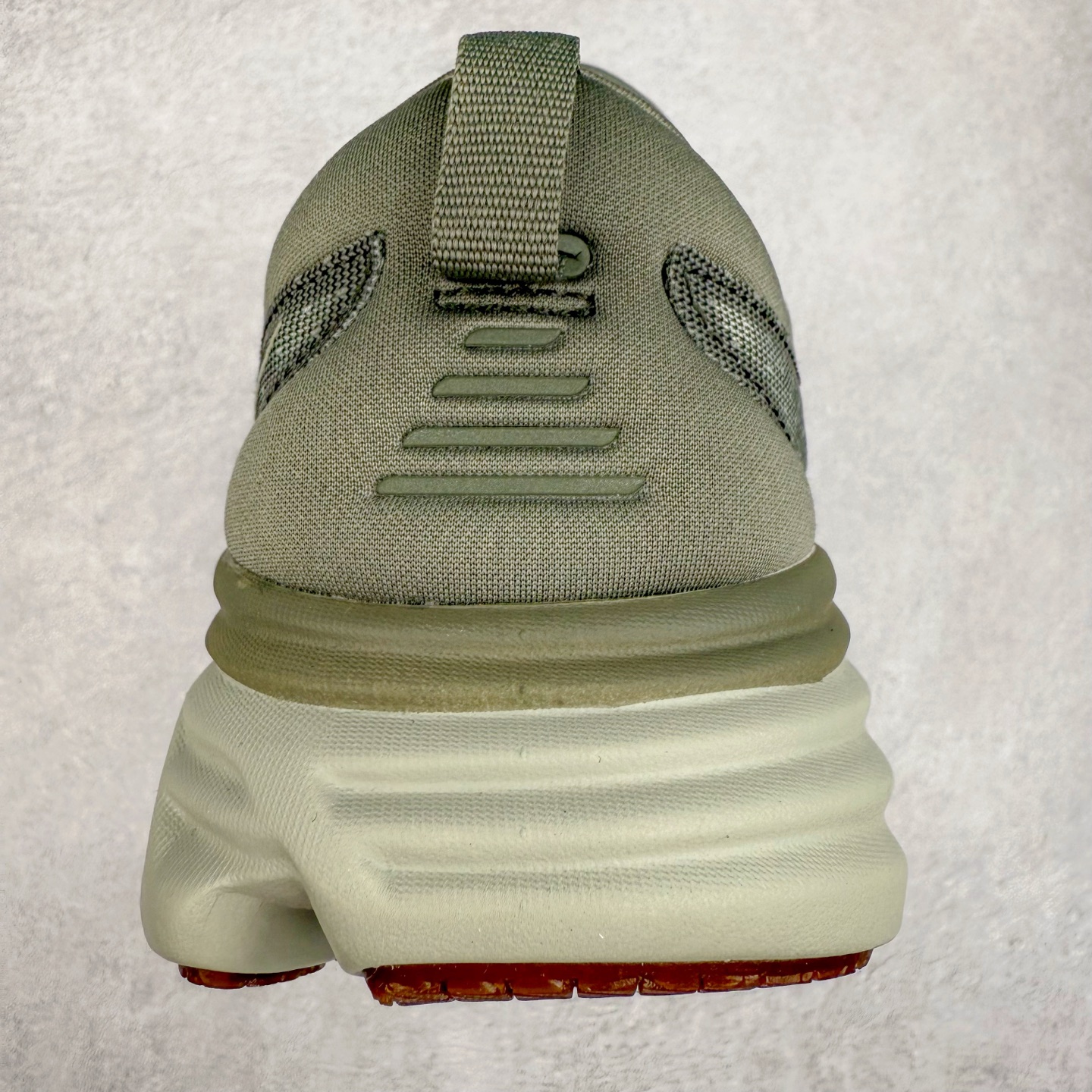 图片[8]-＃HK纯原 HOKA ONE ONE Bondi 8 邦代八代缓震网面耐磨低帮跑步鞋 原始的 Bondi 缓震和线条在这里 提供该特许经营权众所周知的柔软、平衡的乘坐体验 Bondi 使用加长的摇杆微调几何形状 以获得更大的加速度 同时由于采用碳纤维板 还可以提供更平稳的脚趾离地 尺码：36 36.5 37.5 38 38.5 39 40 40.5 41 42 42.5 43 44 44.5 45-选品中心