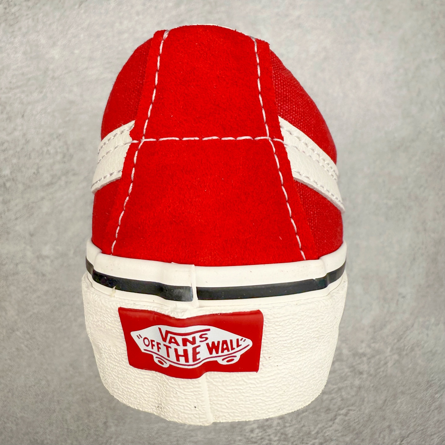 图片[8]-Vans SK8-Low 红白 全新一代 低帮硫化帆布鞋 该鞋款以白线勾勒出整体造型效果，红色帆布鞋面打造整体鞋身，以SK8-low鞋身为蓝本，风格极具辨识度，上脚凸显穿搭功力 货号：VN0A4UWIXGJ 尺码：35 36 36.5 37 38 38.5 39 40 40.5 41 42 42.5 43 44-选品中心