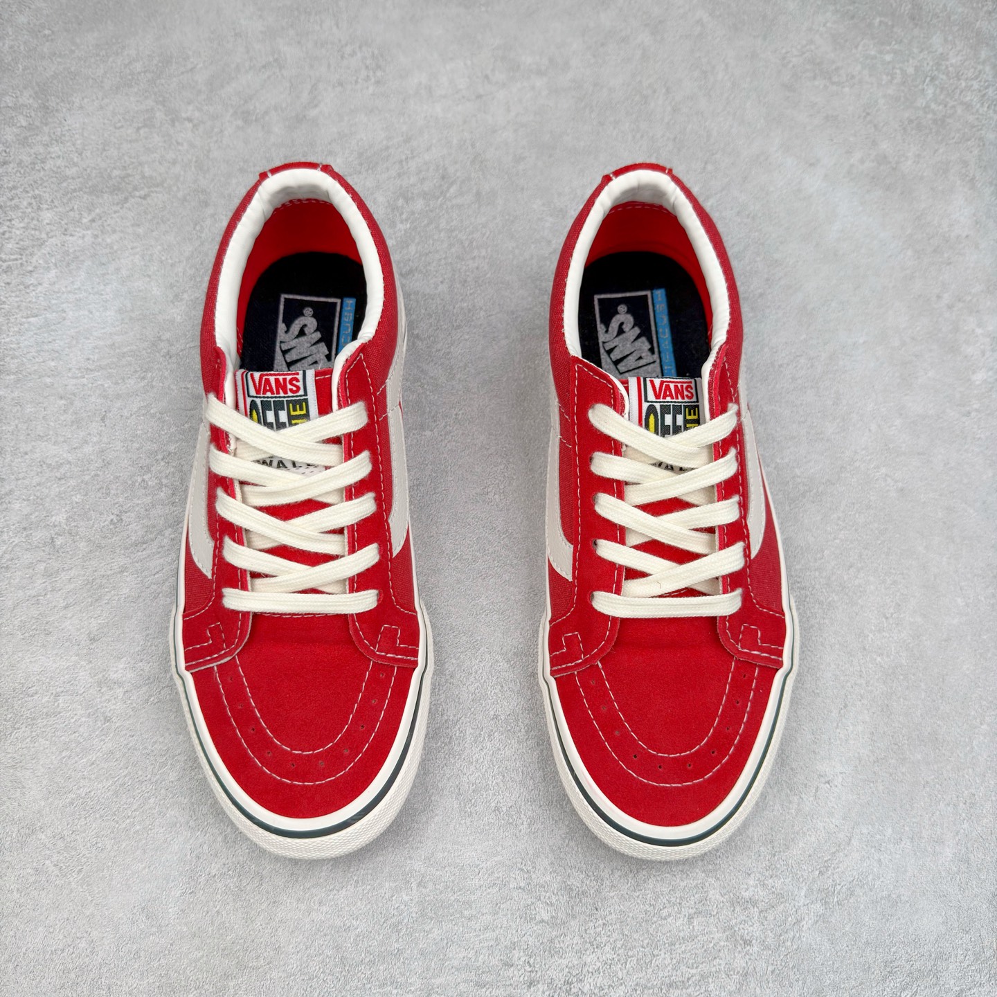 图片[2]-Vans SK8-Low 红白 全新一代 低帮硫化帆布鞋 该鞋款以白线勾勒出整体造型效果，红色帆布鞋面打造整体鞋身，以SK8-low鞋身为蓝本，风格极具辨识度，上脚凸显穿搭功力 货号：VN0A4UWIXGJ 尺码：35 36 36.5 37 38 38.5 39 40 40.5 41 42 42.5 43 44-选品中心