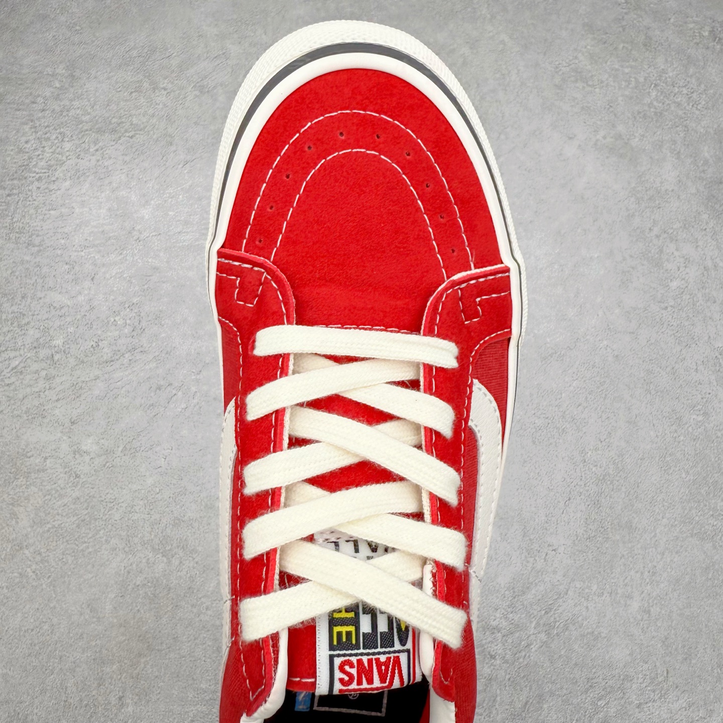 图片[4]-Vans SK8-Low 红白 全新一代 低帮硫化帆布鞋 该鞋款以白线勾勒出整体造型效果，红色帆布鞋面打造整体鞋身，以SK8-low鞋身为蓝本，风格极具辨识度，上脚凸显穿搭功力 货号：VN0A4UWIXGJ 尺码：35 36 36.5 37 38 38.5 39 40 40.5 41 42 42.5 43 44-选品中心