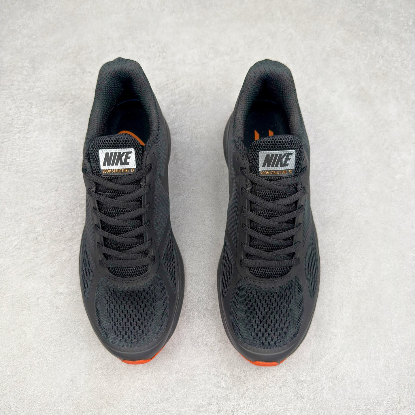 图片[2]-NK Air Zoom Winflo 7X 登月网面透气专业跑步鞋 采用直观设计 不论训练还是慢跑 皆可助你提升跑步表现 轻薄鞋面适合四季穿着 堪称跑步常备单品 富有支撑力 为双足提供出色包覆 足底巧搭两个 Zoom Air 缓震配置（比 Pegasus 38 多 1 个）塑就出众的回弹迈步效果 经典战马回归 值得信赖 如你添翼 伴你畅享凌跃时刻 尺码：36 36.5 37.5 38 38.5 39 40 40.5 41 42 42.5 43 44 44.5 45-选品中心