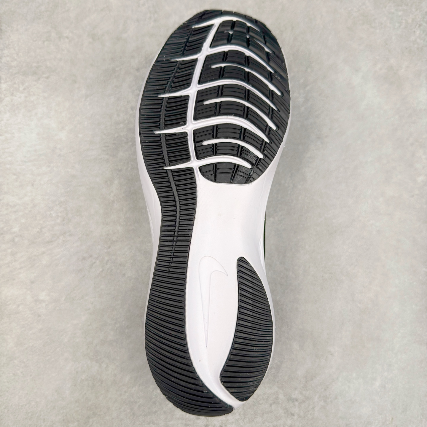 图片[9]-NK Air Zoom Winflo 7X 登月网面透气专业跑步鞋 采用直观设计 不论训练还是慢跑 皆可助你提升跑步表现 轻薄鞋面适合四季穿着 堪称跑步常备单品 富有支撑力 为双足提供出色包覆 足底巧搭两个 Zoom Air 缓震配置（比 Pegasus 38 多 1 个）塑就出众的回弹迈步效果 经典战马回归 值得信赖 如你添翼 伴你畅享凌跃时刻 尺码：36 36.5 37.5 38 38.5 39 40 40.5 41 42 42.5 43 44 44.5 45-选品中心