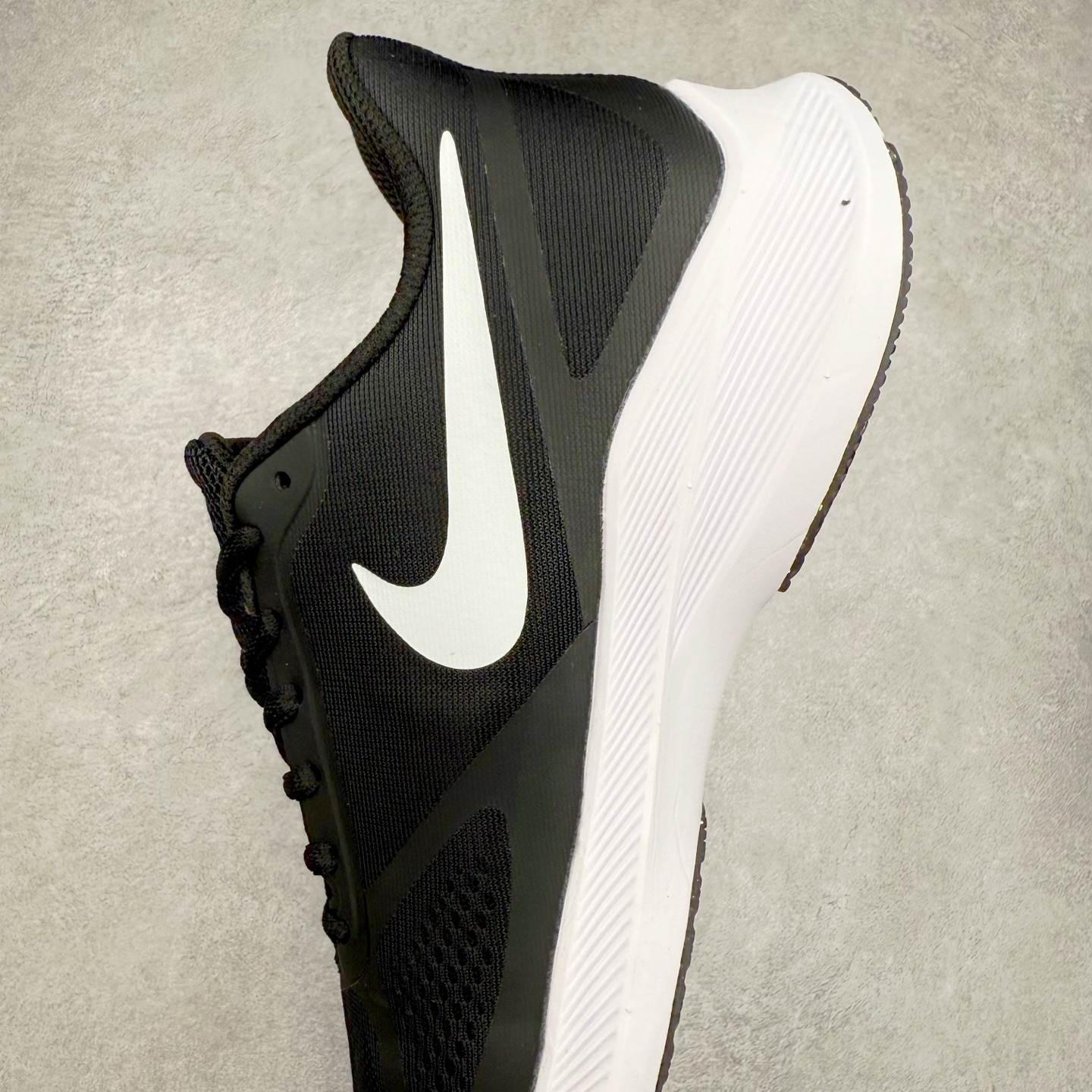 图片[7]-NK Air Zoom Winflo 7X 登月网面透气专业跑步鞋 采用直观设计 不论训练还是慢跑 皆可助你提升跑步表现 轻薄鞋面适合四季穿着 堪称跑步常备单品 富有支撑力 为双足提供出色包覆 足底巧搭两个 Zoom Air 缓震配置（比 Pegasus 38 多 1 个）塑就出众的回弹迈步效果 经典战马回归 值得信赖 如你添翼 伴你畅享凌跃时刻 尺码：36 36.5 37.5 38 38.5 39 40 40.5 41 42 42.5 43 44 44.5 45-选品中心