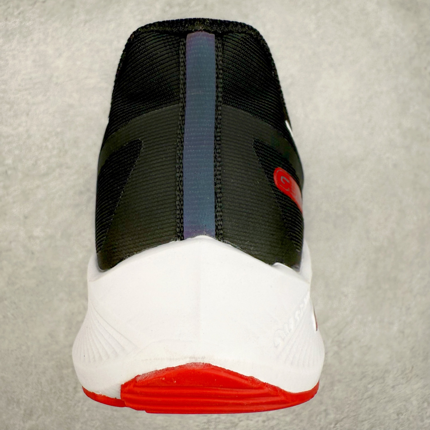 图片[8]-NK Air Zoom Winflo 7X 登月网面透气专业跑步鞋 采用直观设计 不论训练还是慢跑 皆可助你提升跑步表现 轻薄鞋面适合四季穿着 堪称跑步常备单品 富有支撑力 为双足提供出色包覆 足底巧搭两个 Zoom Air 缓震配置（比 Pegasus 38 多 1 个）塑就出众的回弹迈步效果 经典战马回归 值得信赖 如你添翼 伴你畅享凌跃时刻 尺码：36 36.5 37.5 38 38.5 39 40 40.5 41 42 42.5 43 44 44.5 45-选品中心