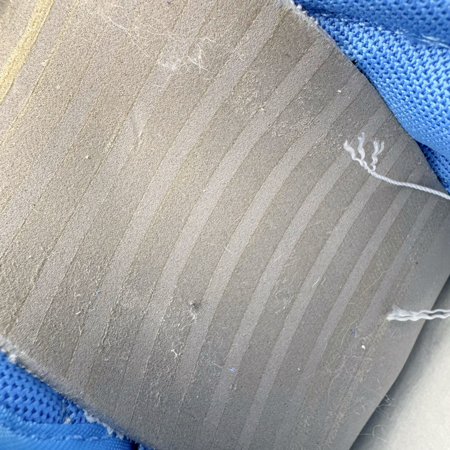 图片[17]-＃YC纯原 NK Dunk Low 北卡蓝2.0 DV0833-113 实力大厂出品 新配色陆续开发 利润个位数只为口碑 全套原纸板楦头开发 确保原汁原味 完美呈现DUNK版型 一比一鞋头弧度高度鞋身弧度 此版本只针对中端市场 皮料材质有所更替 其他数据细节工艺流程均保持一致 绝不口嗨 细节品控鞋型随意对比 独家私模官方第六代原厂航空铝磨具打磨大底 鞋头坡度极致还原 无解鞋型 原盒原配 圈内天花板工艺 原厂玻璃冲刀 超高清洁度 全鞋零毛边皮料切割 原厂中底布点胶 中底布拉帮走线遵循公司 尺码：36 36.5 37.5 38 38.5 39 40 40.5 41 42 42.5 43 44 44.5 45 46-选品中心