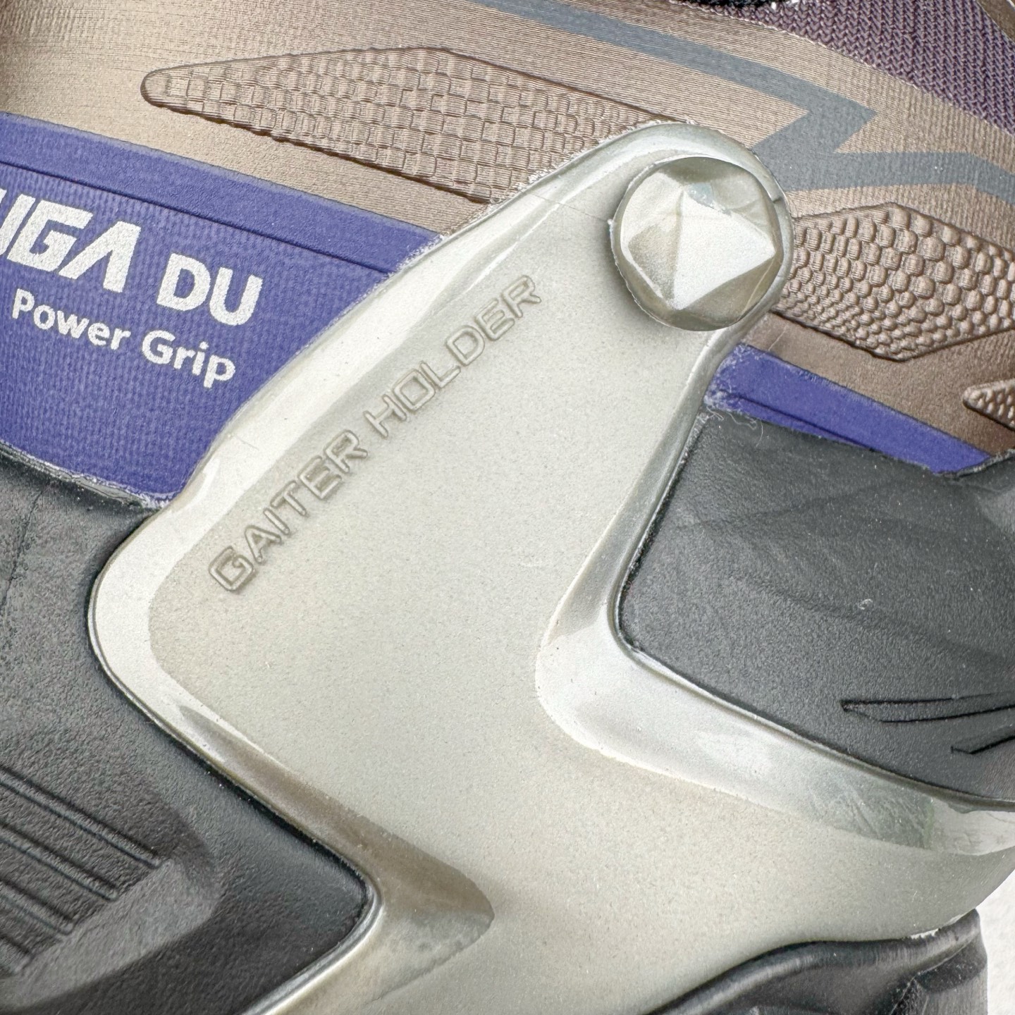 图片[14]-KAILAS FUGA DU BOA 凯乐石 黑山大坡王越野机能跑鞋 这双黑山整体呈现了多样的黑灰银搭配 鞋面主体部分采用网状薄翼材质中底是大坡王最具特色的山形结构 鞋带采用 BOA 旋钮快速穿脱系统 Vibram Megagrip 延续大坡王超强抓地 多重元素组合而成的造型和颜色设计让整双鞋观感丰富而又统一 整双鞋的技术和材料应用使得科技感十足颜色和脚感适合各类场景和场所穿着！ 尺码：36 36.5 37 37.5 38 39 39.5 40 41 41.5 42 42.5 43 44 44.5 45-选品中心