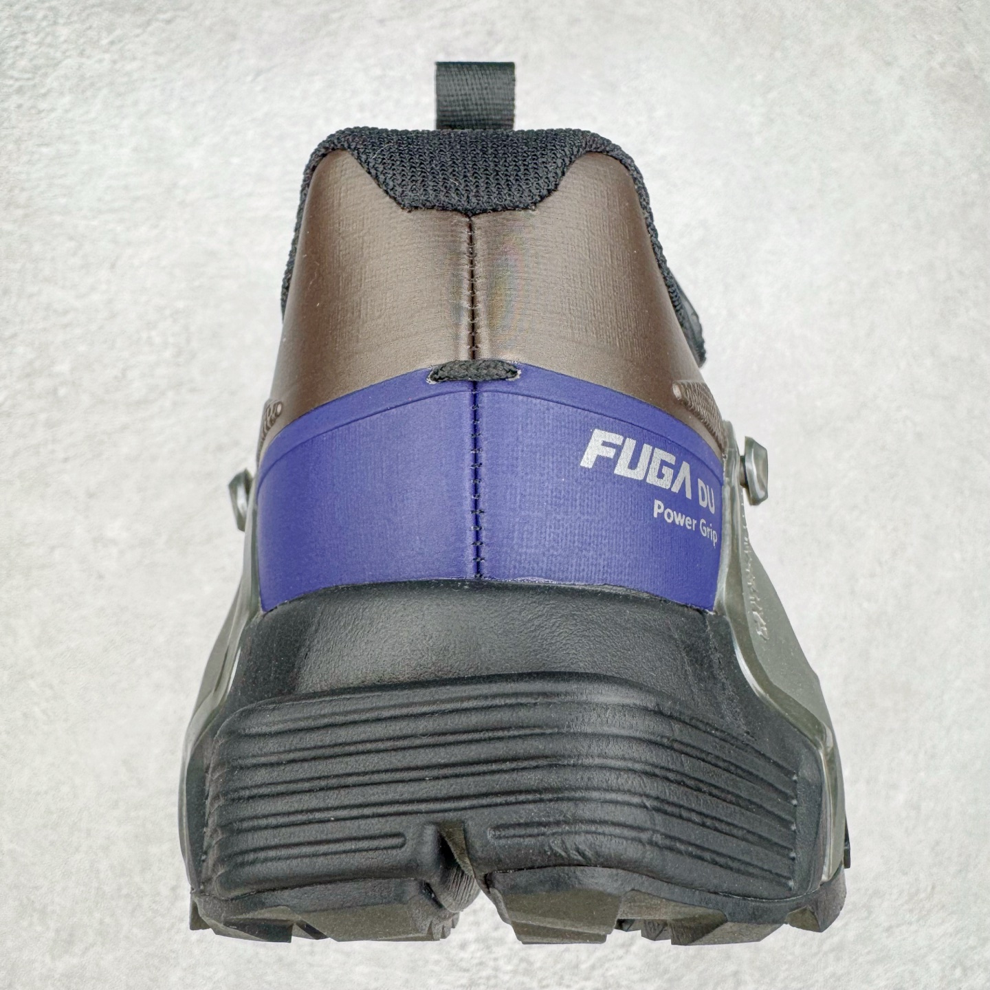 图片[8]-KAILAS FUGA DU BOA 凯乐石 黑山大坡王越野机能跑鞋 这双黑山整体呈现了多样的黑灰银搭配 鞋面主体部分采用网状薄翼材质中底是大坡王最具特色的山形结构 鞋带采用 BOA 旋钮快速穿脱系统 Vibram Megagrip 延续大坡王超强抓地 多重元素组合而成的造型和颜色设计让整双鞋观感丰富而又统一 整双鞋的技术和材料应用使得科技感十足颜色和脚感适合各类场景和场所穿着！ 尺码：36 36.5 37 37.5 38 39 39.5 40 41 41.5 42 42.5 43 44 44.5 45-选品中心