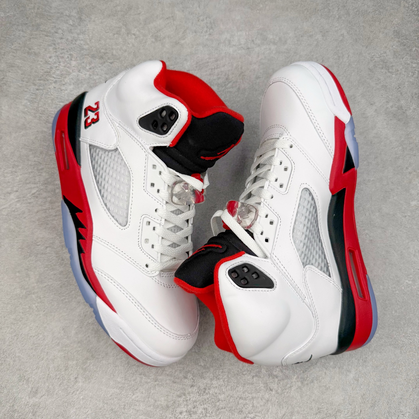 图片[3]-＃KZ纯原 Air Jordan AJ5 OG 火焰红 HQ7978-101 原厂全套原楦原纸板磨具开发 原厂皮料加持 原厂港宝加持定型后跟R度完美 同源原厂电绣 飞人针数密度立体效果一致 原厂拉帮手法 原厂配置纸衬高频鞋盒 原厂指令配双鞋带 原厂TPU网格鞋带扣 超高鞋面清洁度 最高QC检验标准 控制溢胶瑕疵 到手可放心比对发售原鞋 上脚百分百充正驾驭 尺码：40 40.5 41 42 42.5 43 44 44.5 45 46 47.5 48.5-选品中心