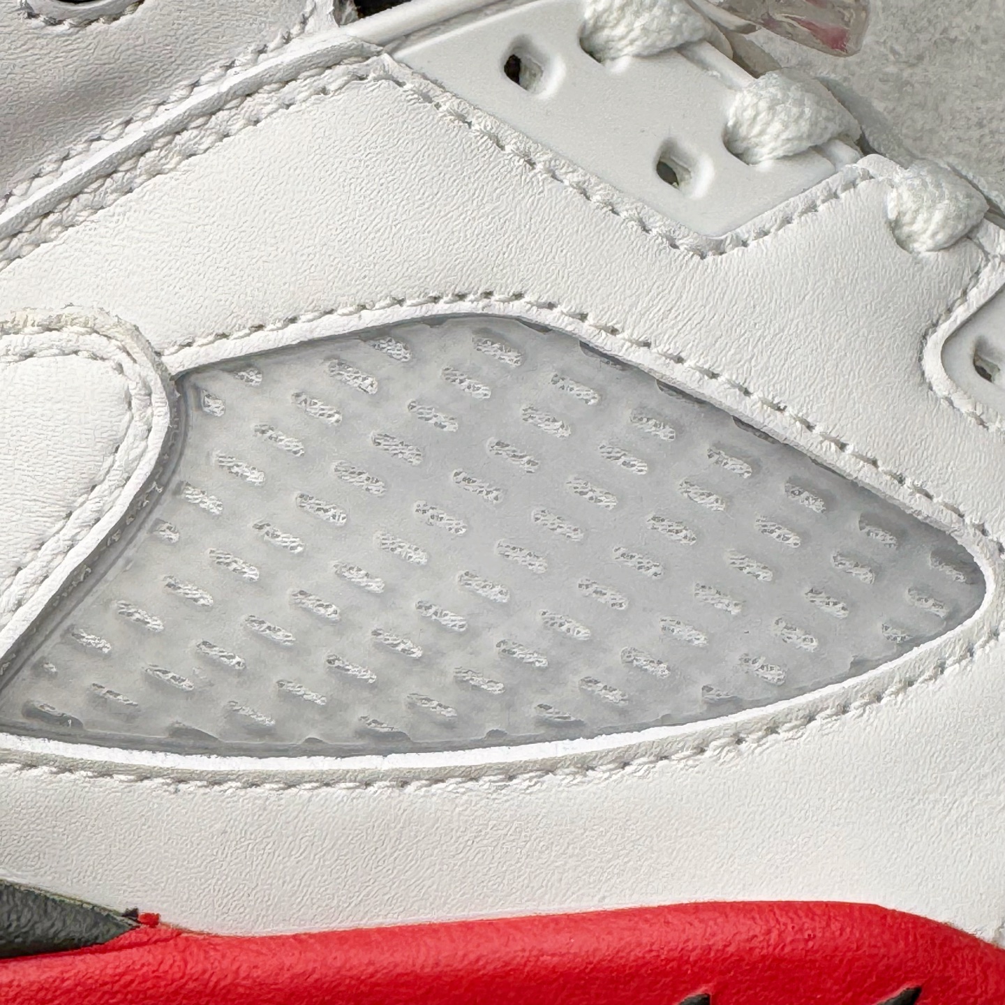 图片[17]-＃KZ纯原 Air Jordan AJ5 OG 火焰红 HQ7978-101 原厂全套原楦原纸板磨具开发 原厂皮料加持 原厂港宝加持定型后跟R度完美 同源原厂电绣 飞人针数密度立体效果一致 原厂拉帮手法 原厂配置纸衬高频鞋盒 原厂指令配双鞋带 原厂TPU网格鞋带扣 超高鞋面清洁度 最高QC检验标准 控制溢胶瑕疵 到手可放心比对发售原鞋 上脚百分百充正驾驭 尺码：40 40.5 41 42 42.5 43 44 44.5 45 46 47.5 48.5-选品中心